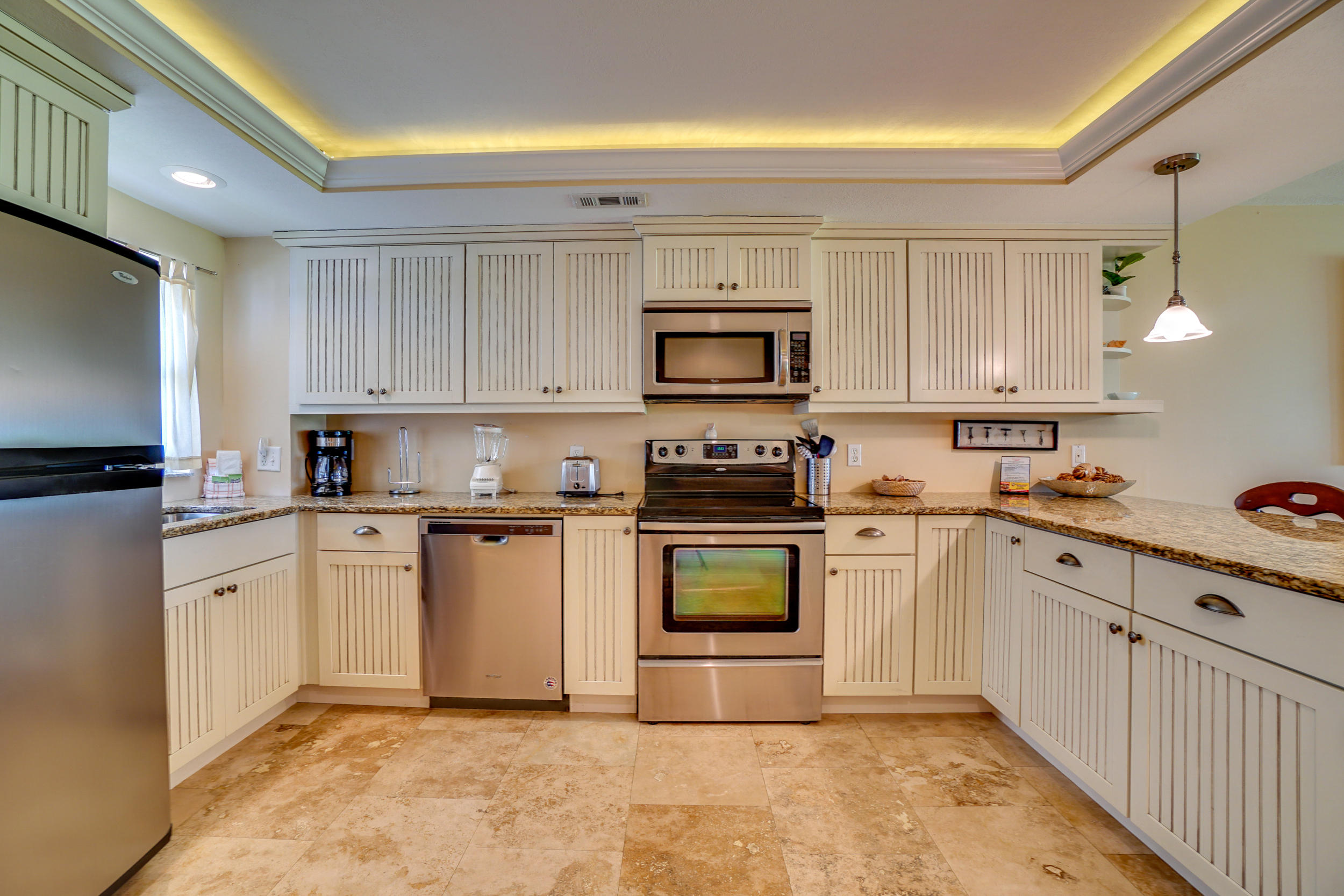 EL MATADOR CONDO - Residential