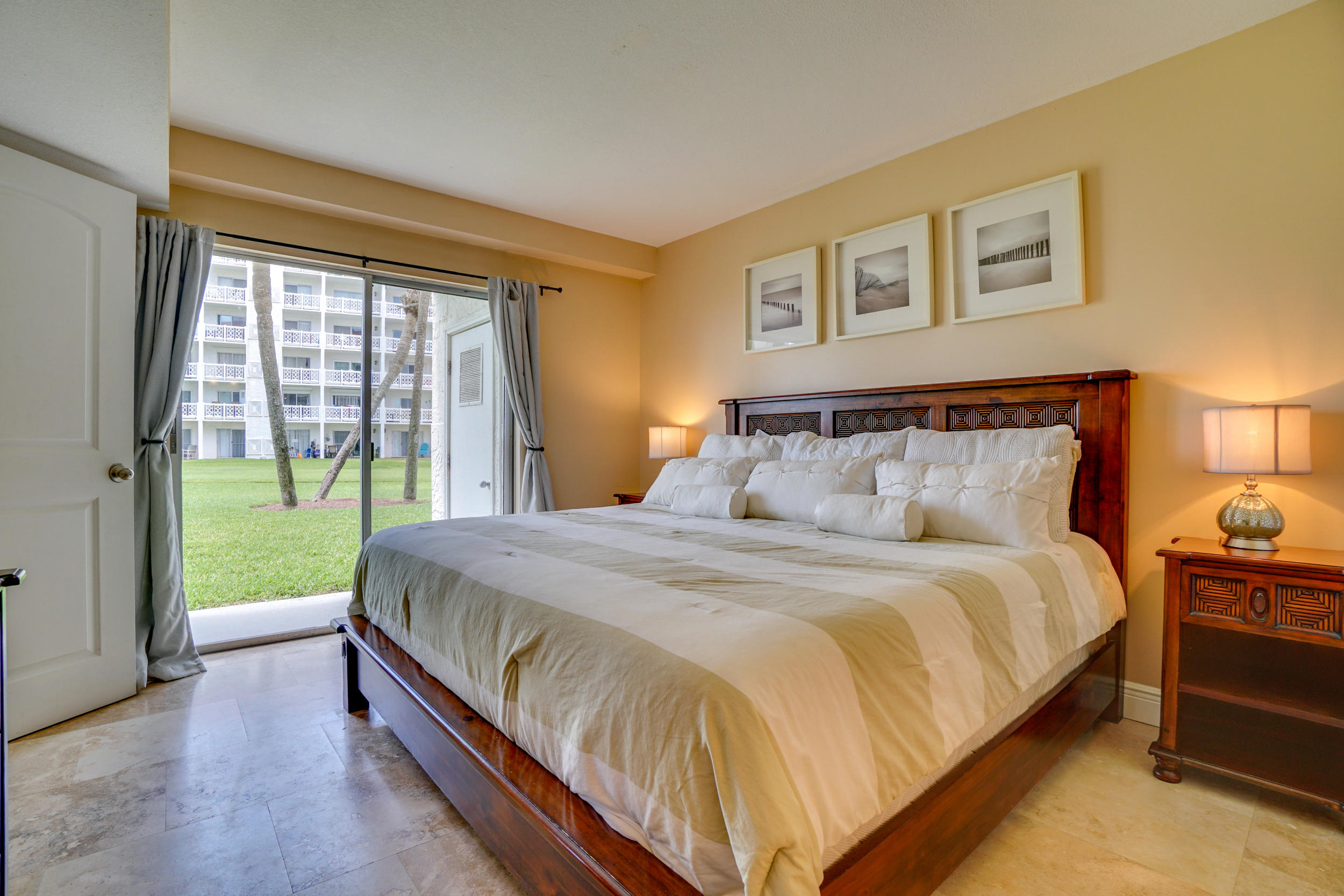 EL MATADOR CONDO - Residential