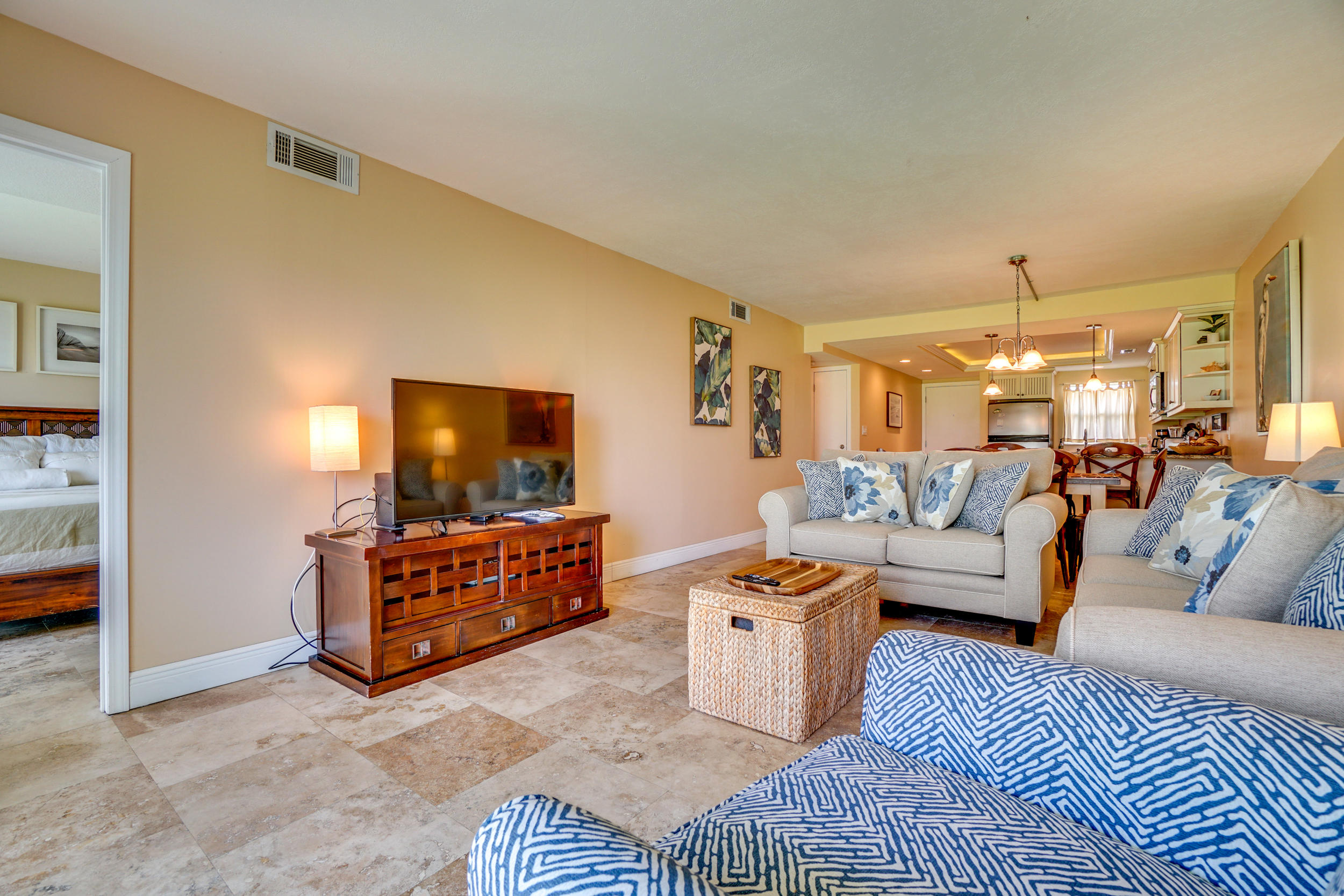 EL MATADOR CONDO - Residential