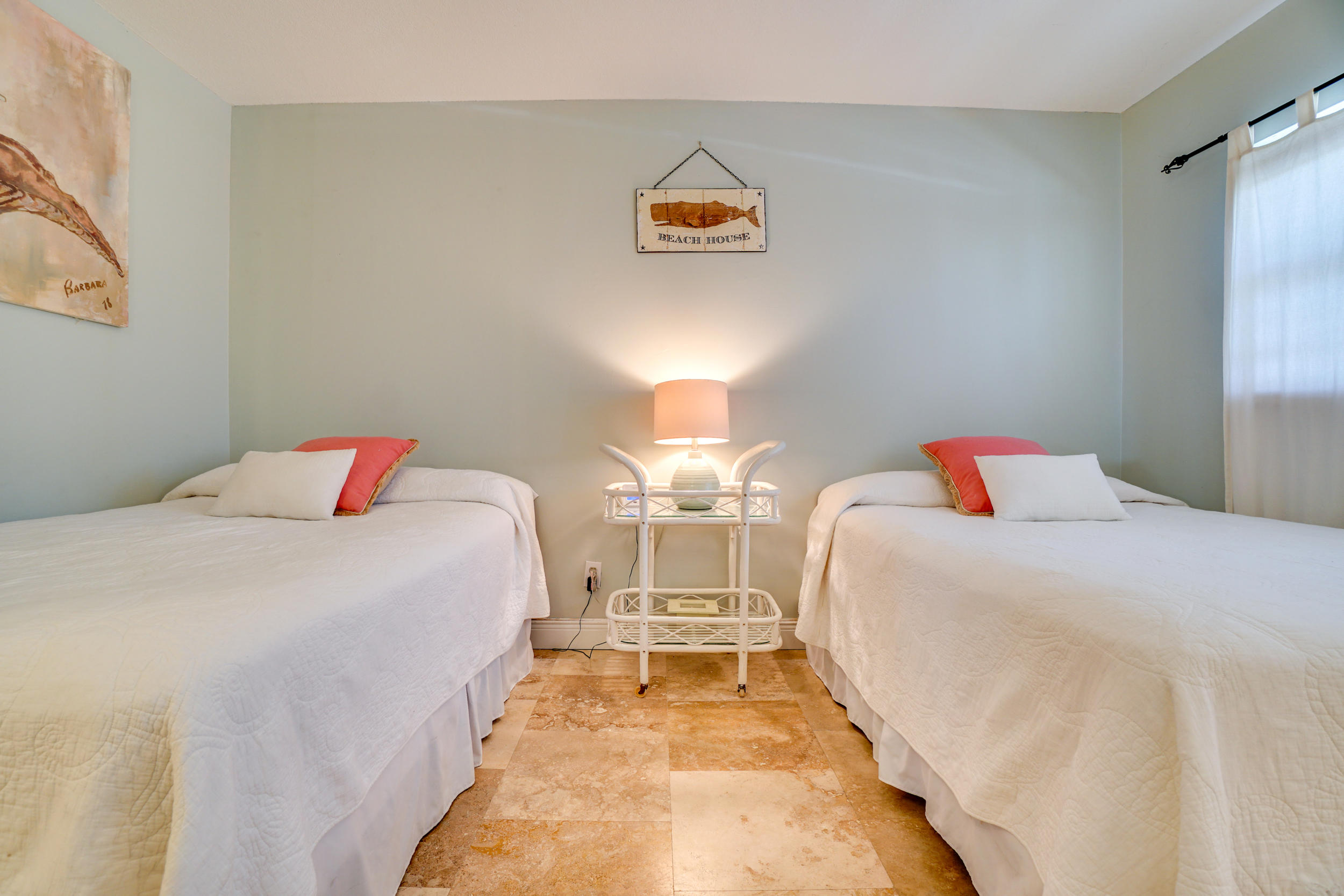 EL MATADOR CONDO - Residential