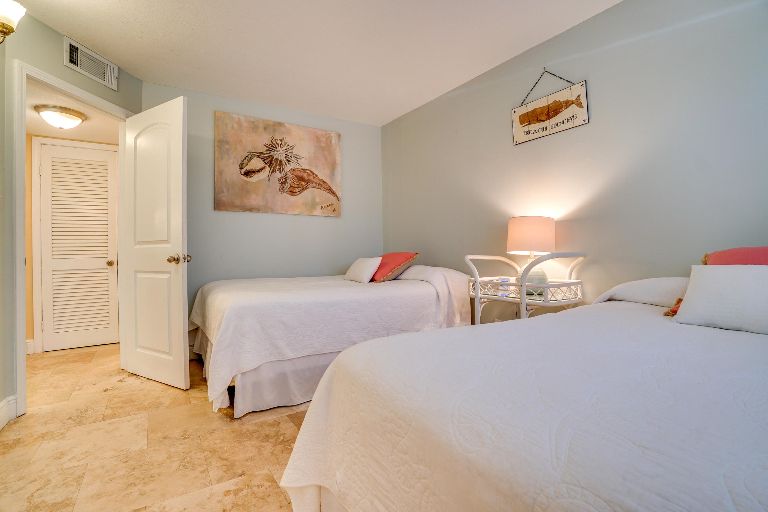 EL MATADOR CONDO - Residential