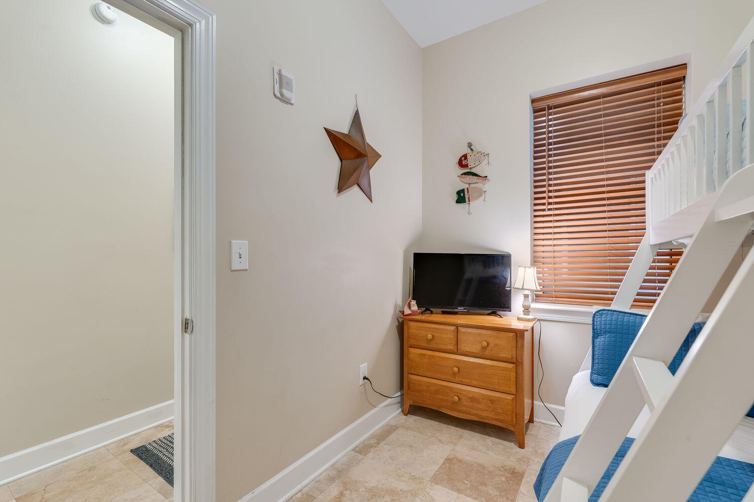 SEAGROVE HIGHLANDS - Residential Lease