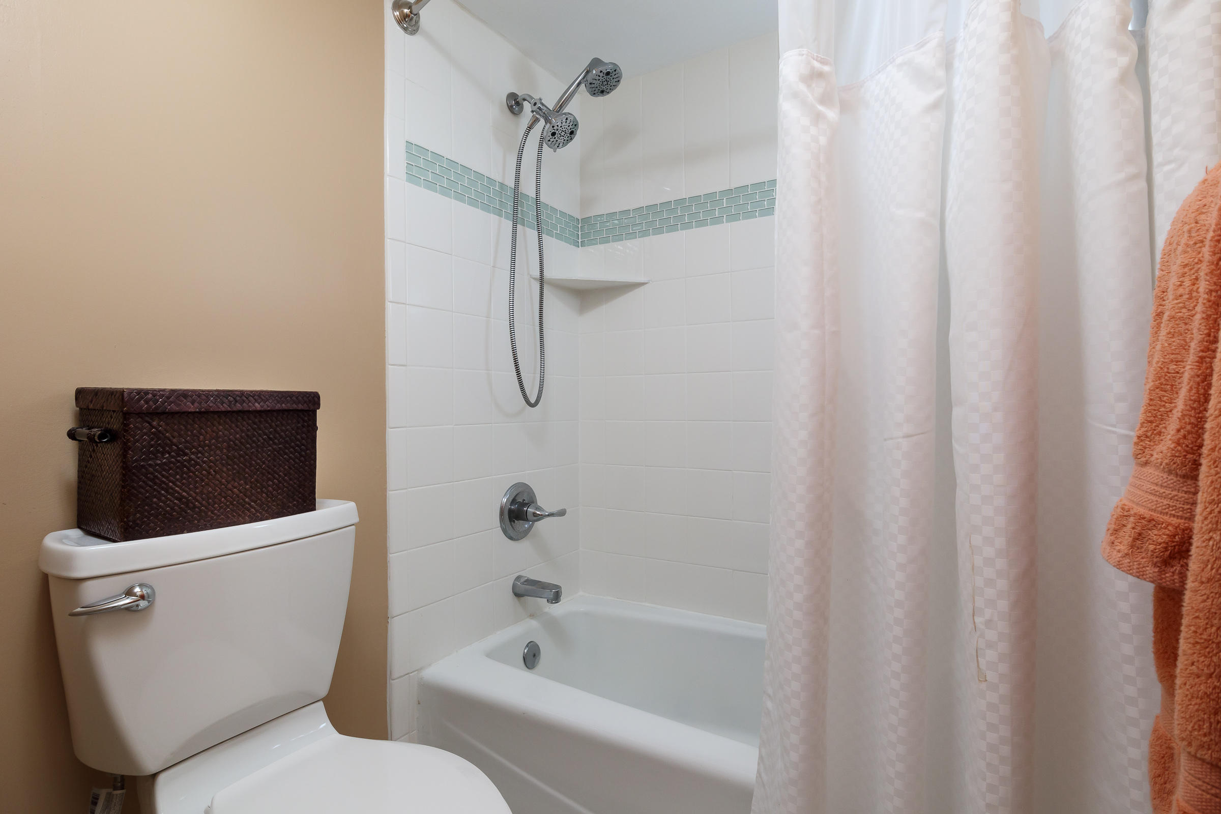 NAUTILUS CONDOMINIUM - Residential