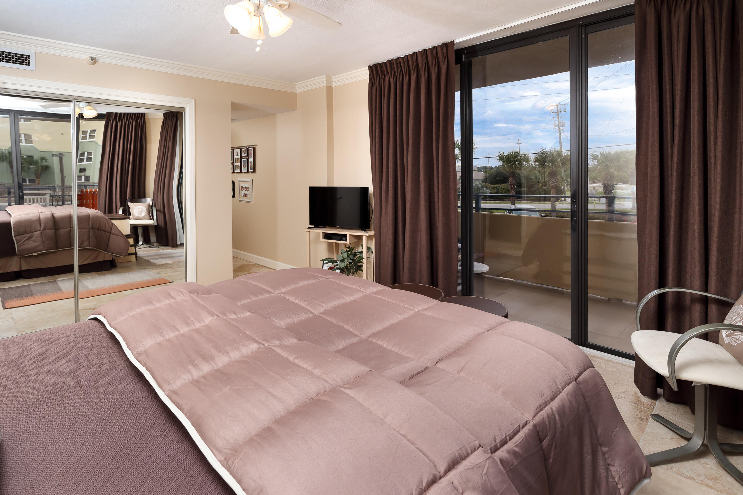 NAUTILUS CONDOMINIUM - Residential