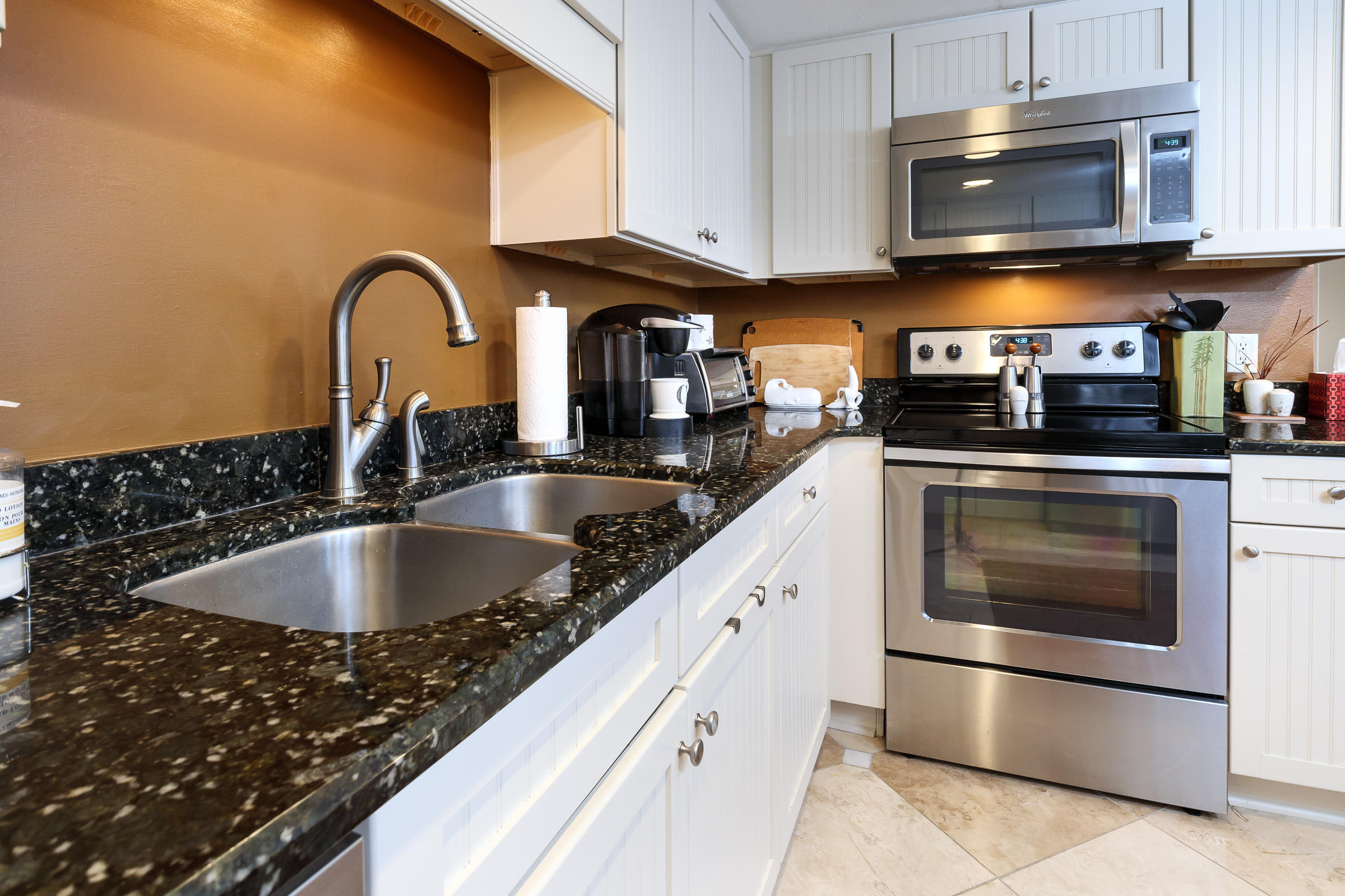 NAUTILUS CONDOMINIUM - Residential