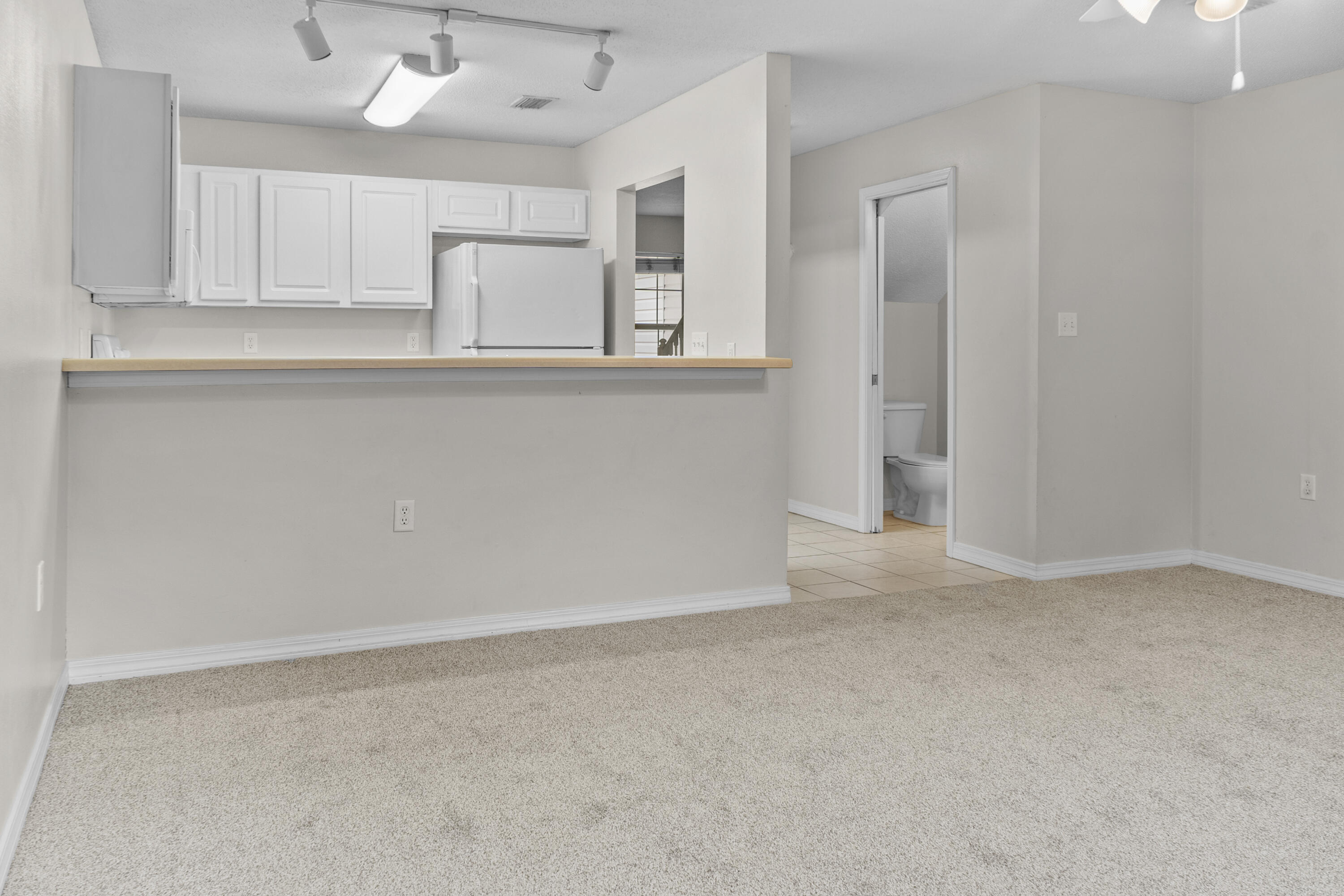 OAK PARK TOWNHOMES - Residential