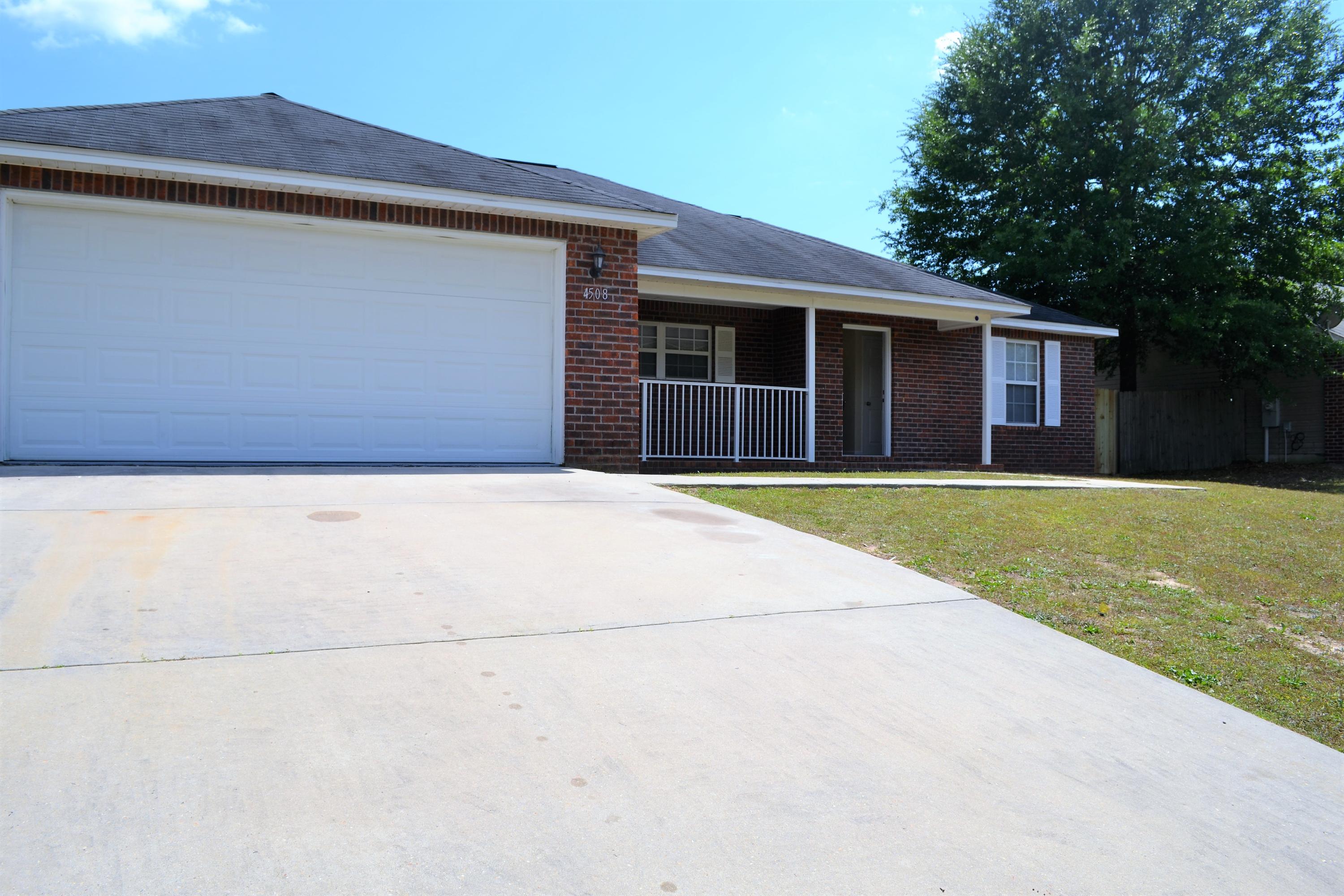 TRIPLE LAKES ESTATES - Residential