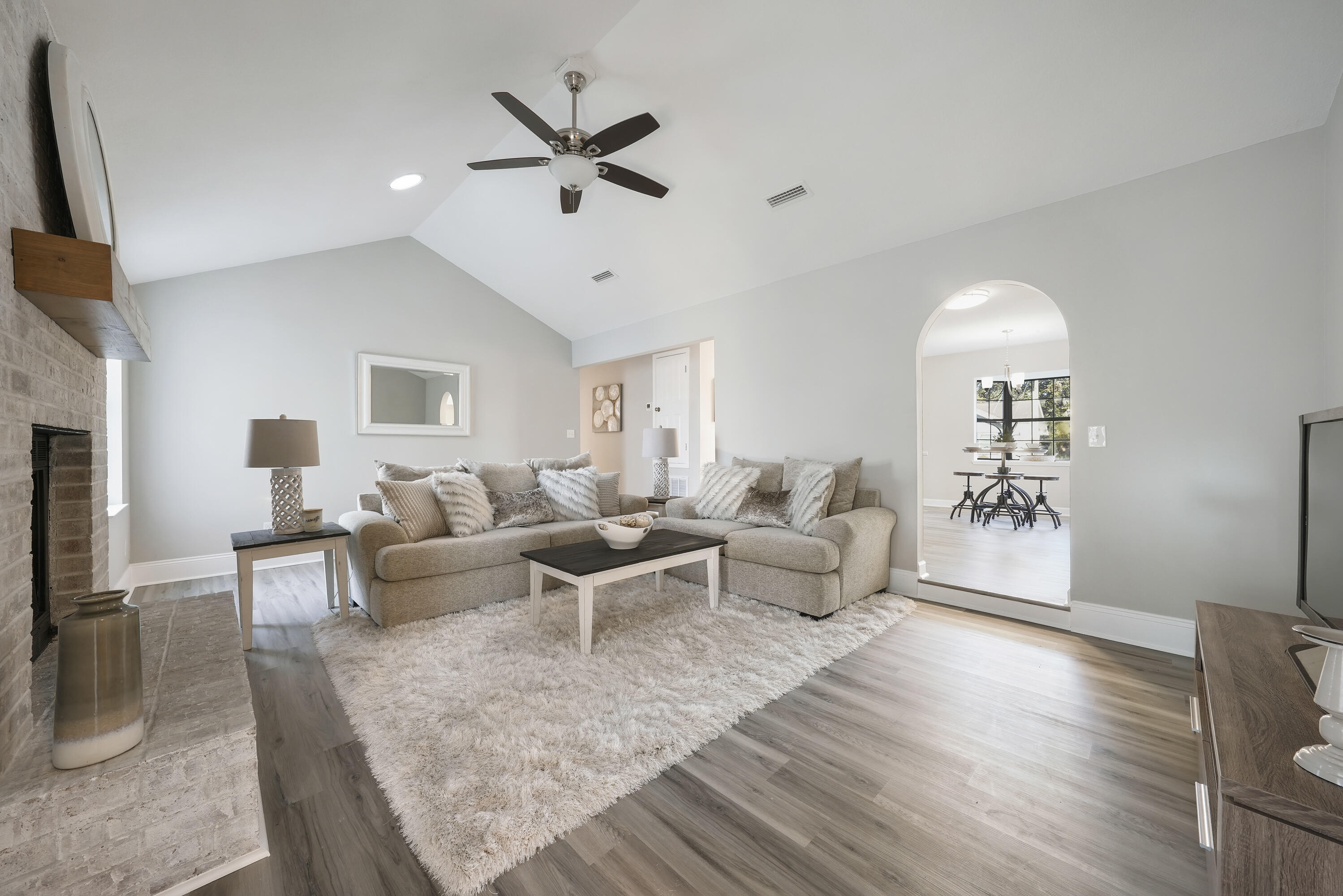 CHATEAU PRES DE LA MER - Residential