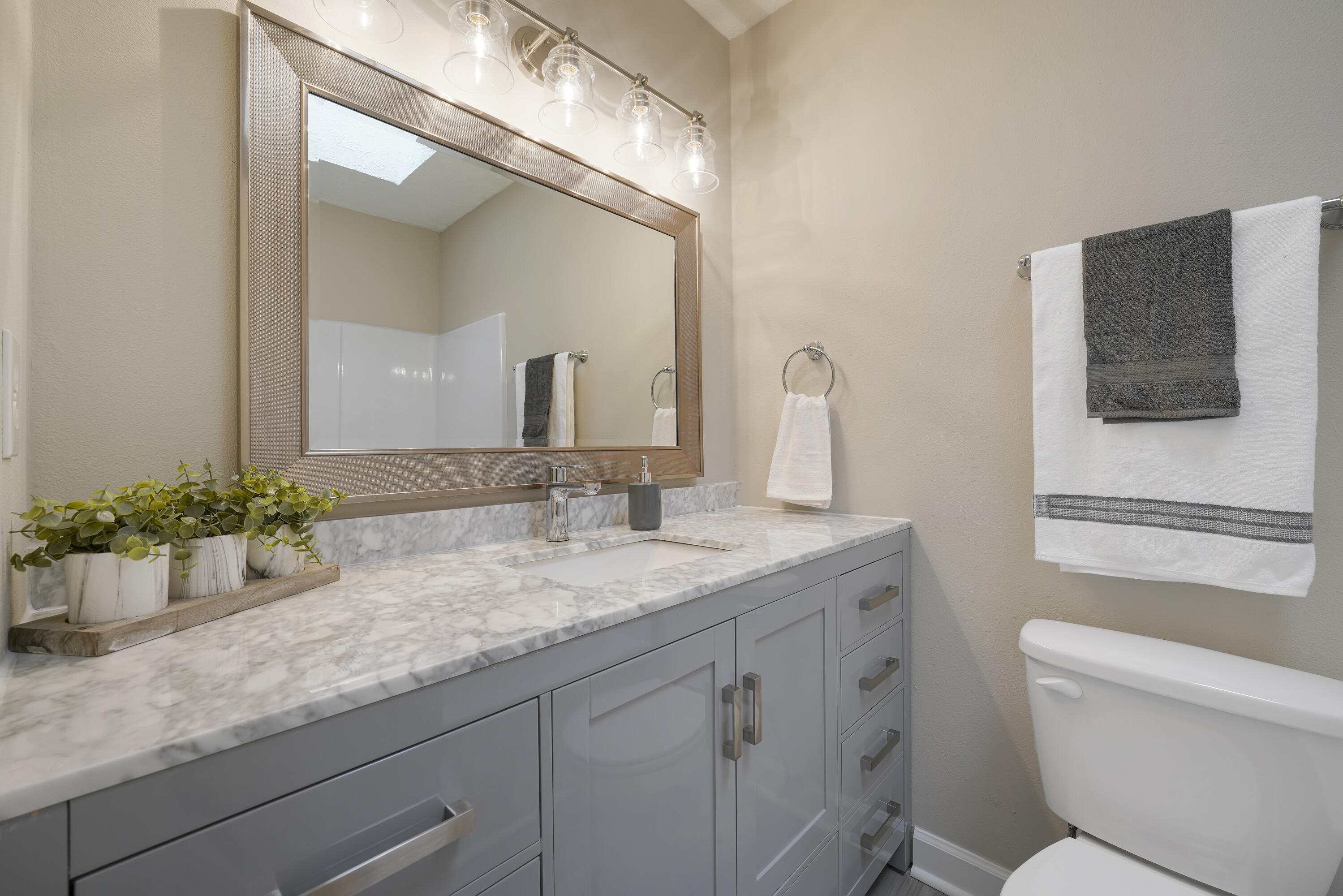 CHATEAU PRES DE LA MER - Residential