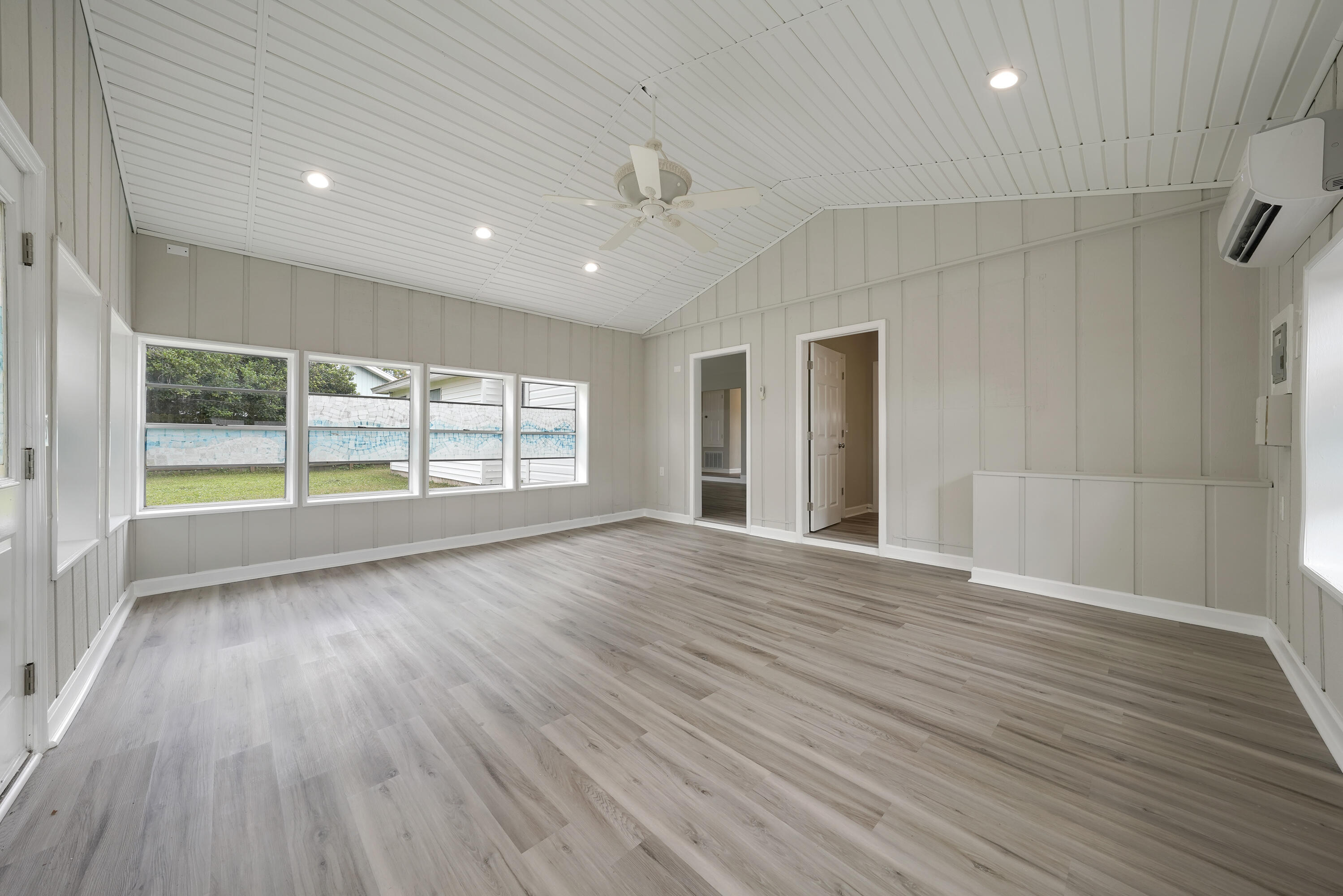 CHATEAU PRES DE LA MER - Residential