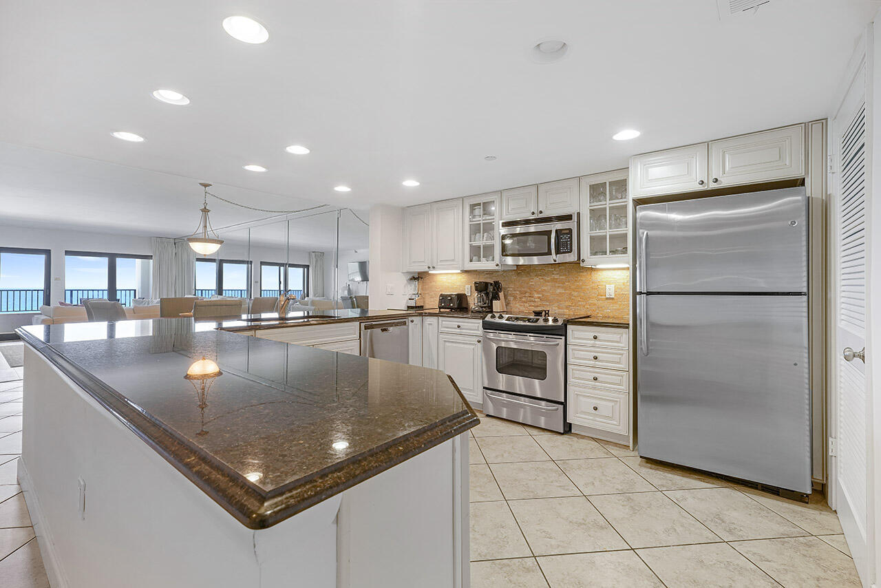 BREAKERS EAST CONDO - Residential