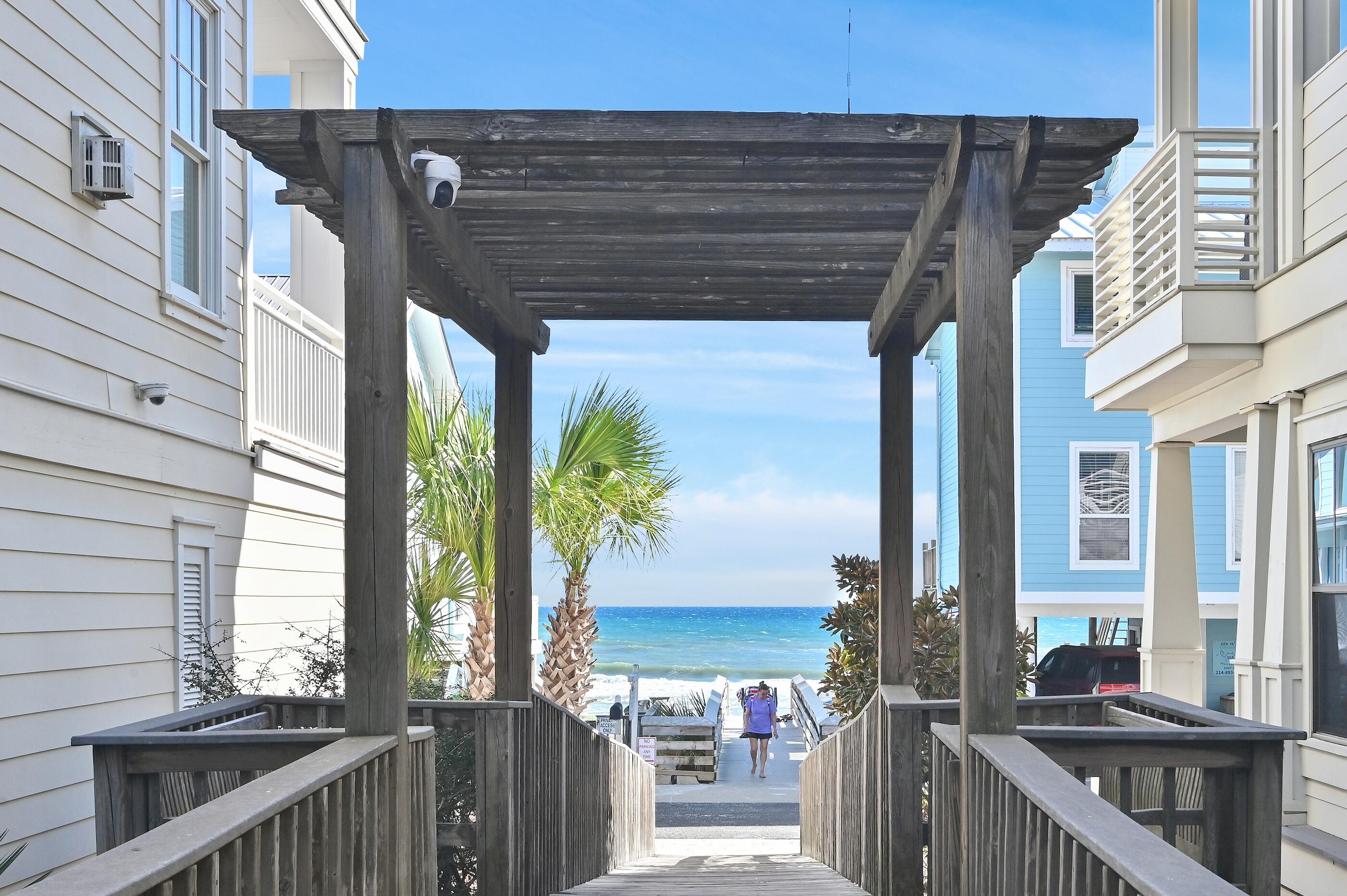 SUMMER'S EDGE - Residential