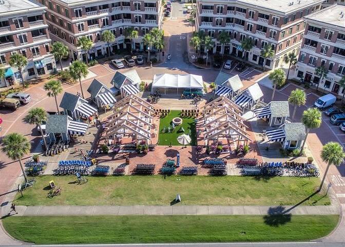 ALEXANDER AT PALM COURT - Residential