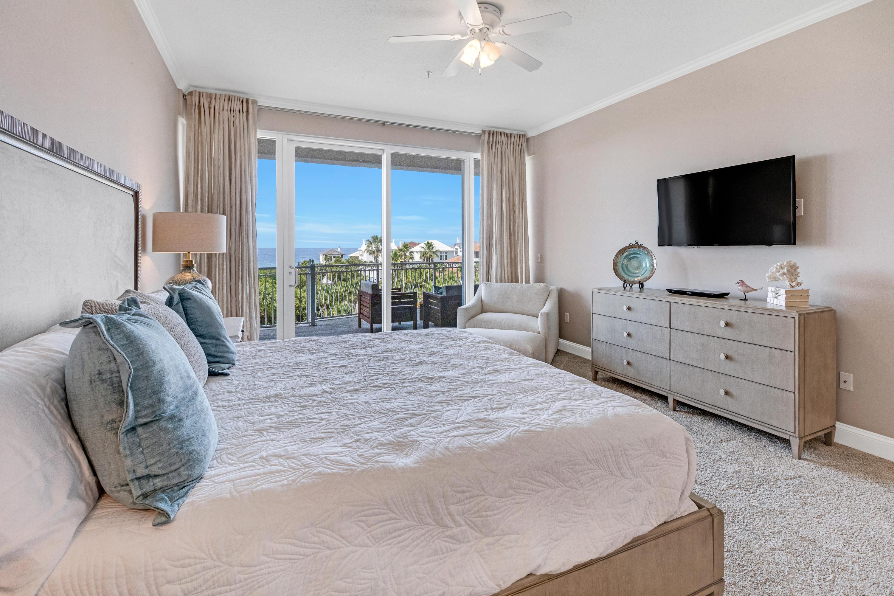 ALEXANDER AT PALM COURT - Residential