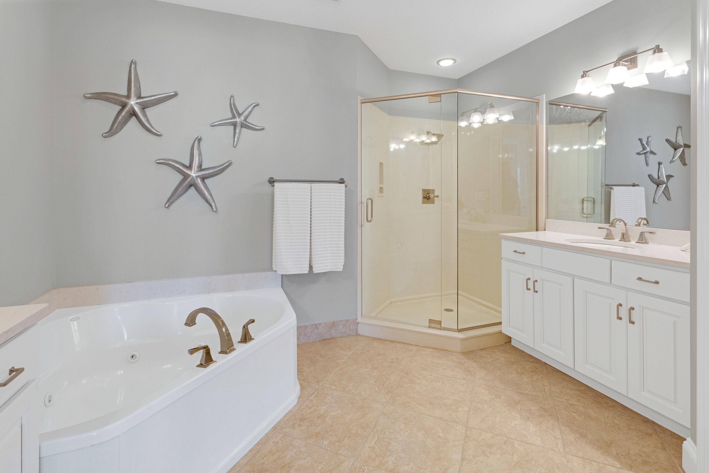 ALEXANDER AT PALM COURT - Residential