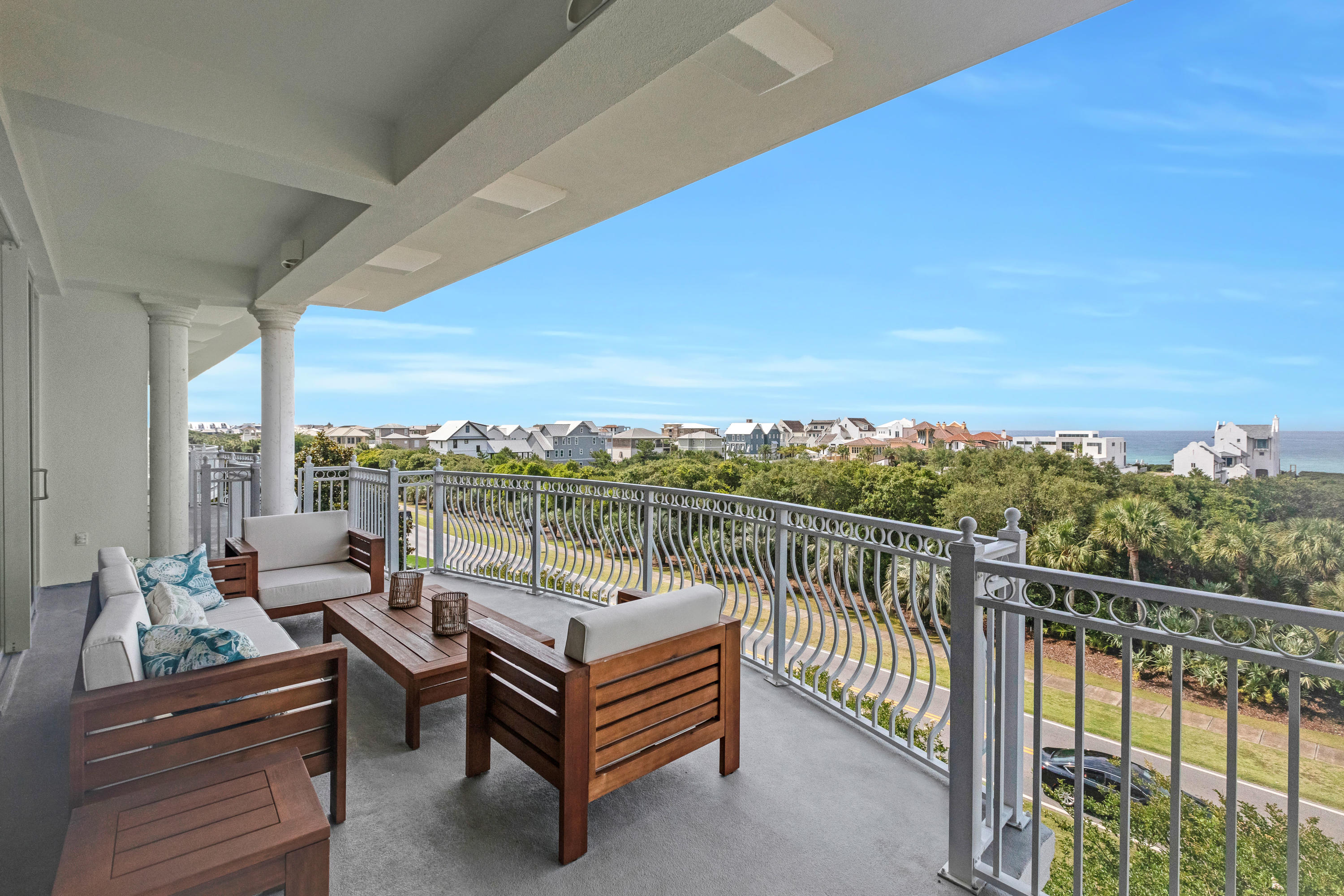 ALEXANDER AT PALM COURT - Residential