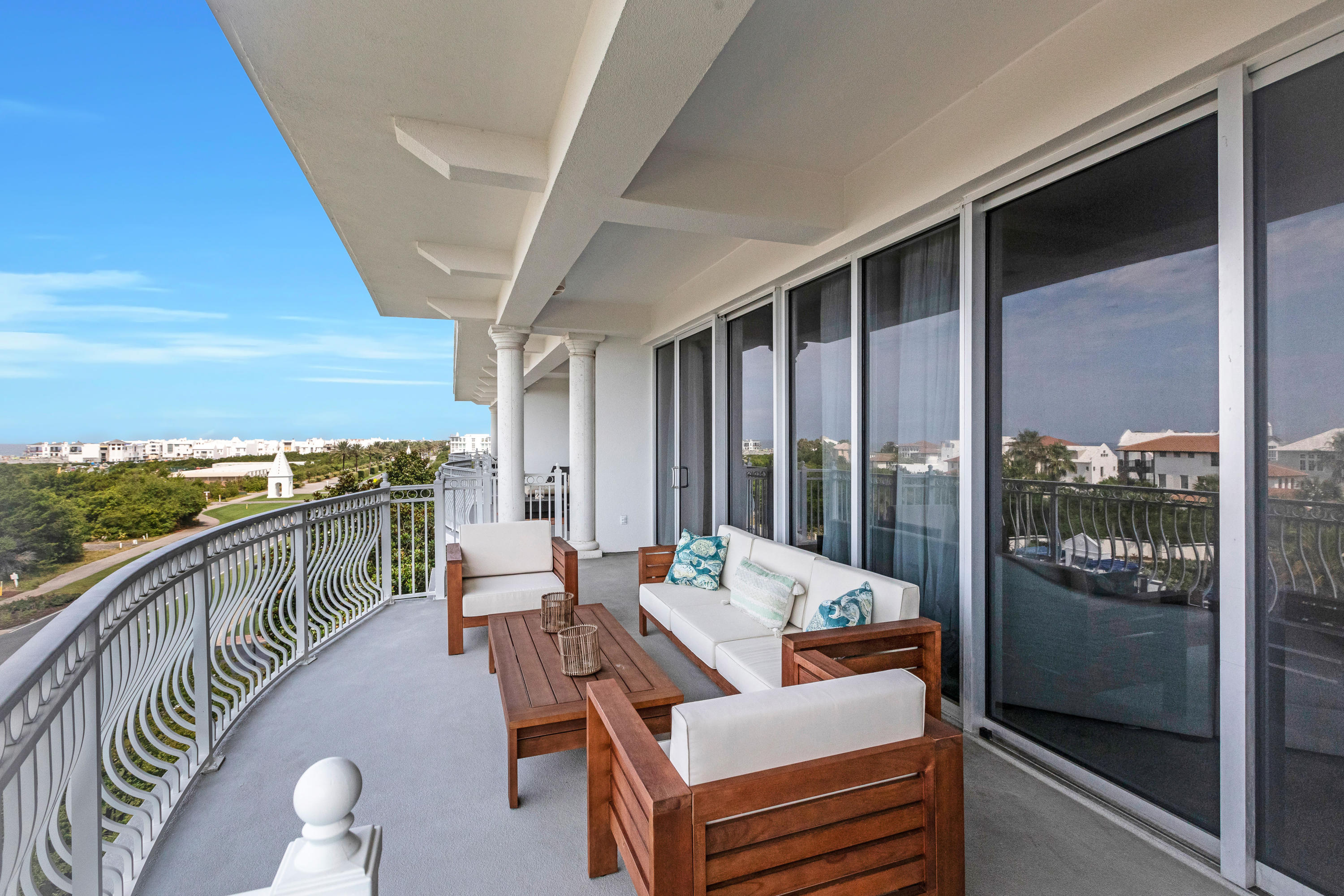 ALEXANDER AT PALM COURT - Residential