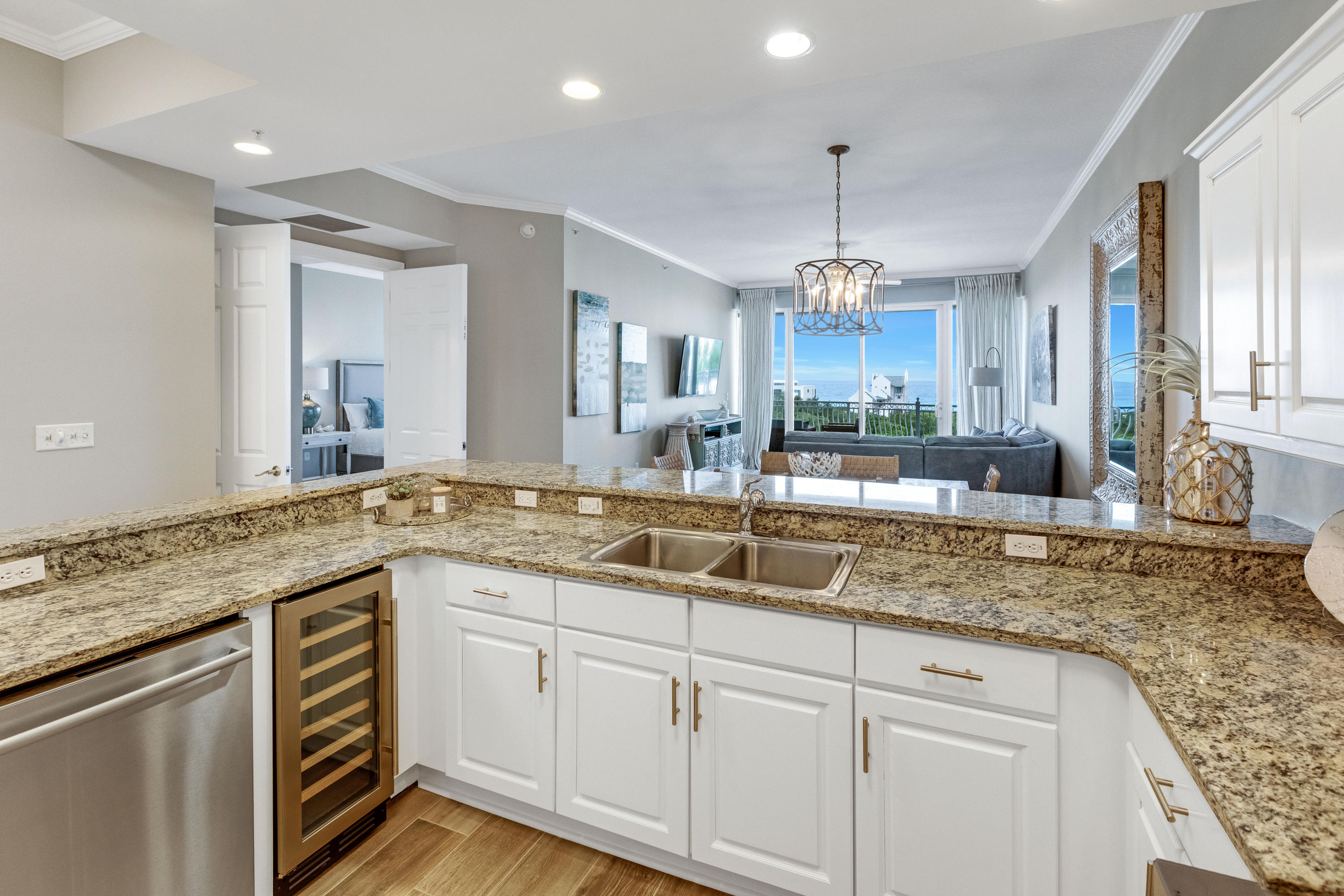 ALEXANDER AT PALM COURT - Residential