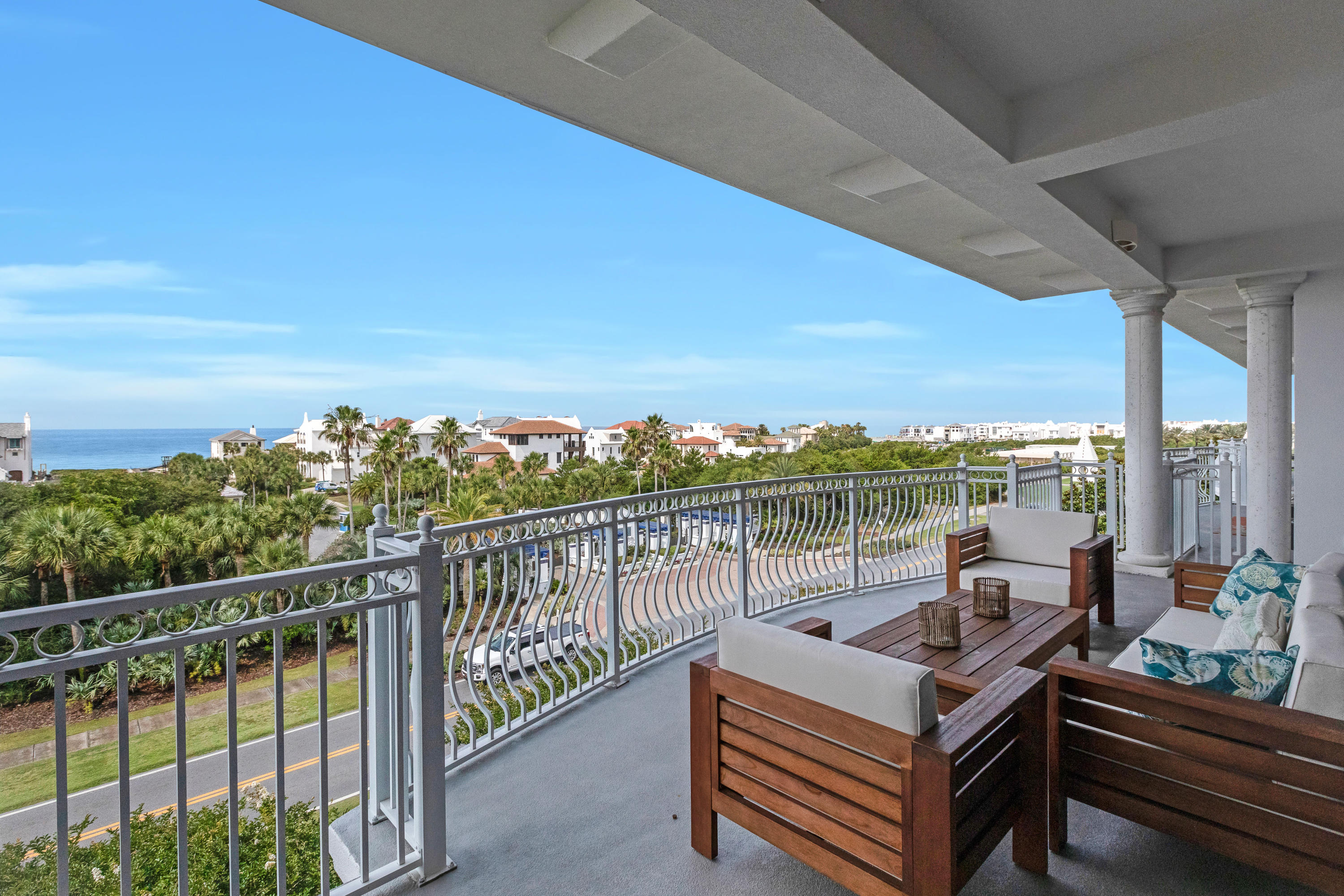 ALEXANDER AT PALM COURT - Residential