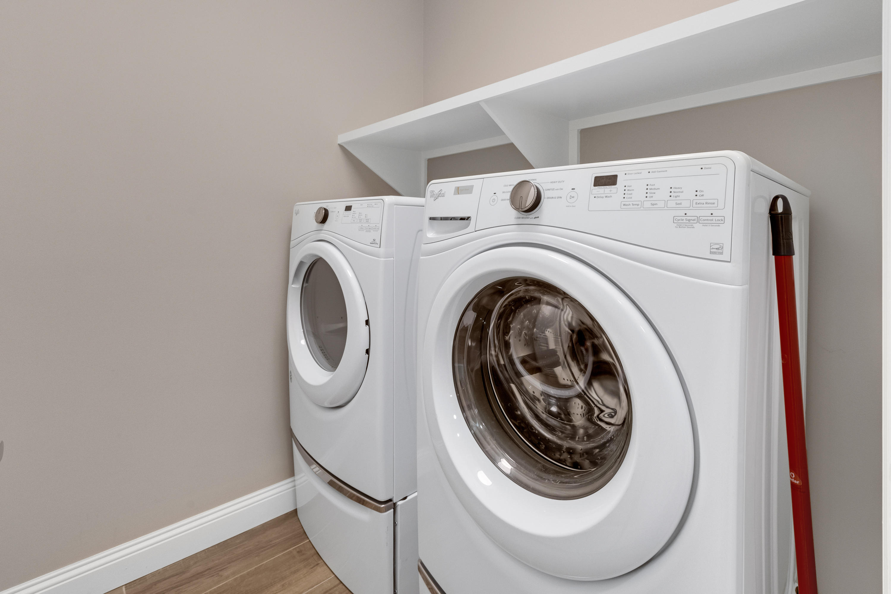 ALEXANDER AT PALM COURT - Residential