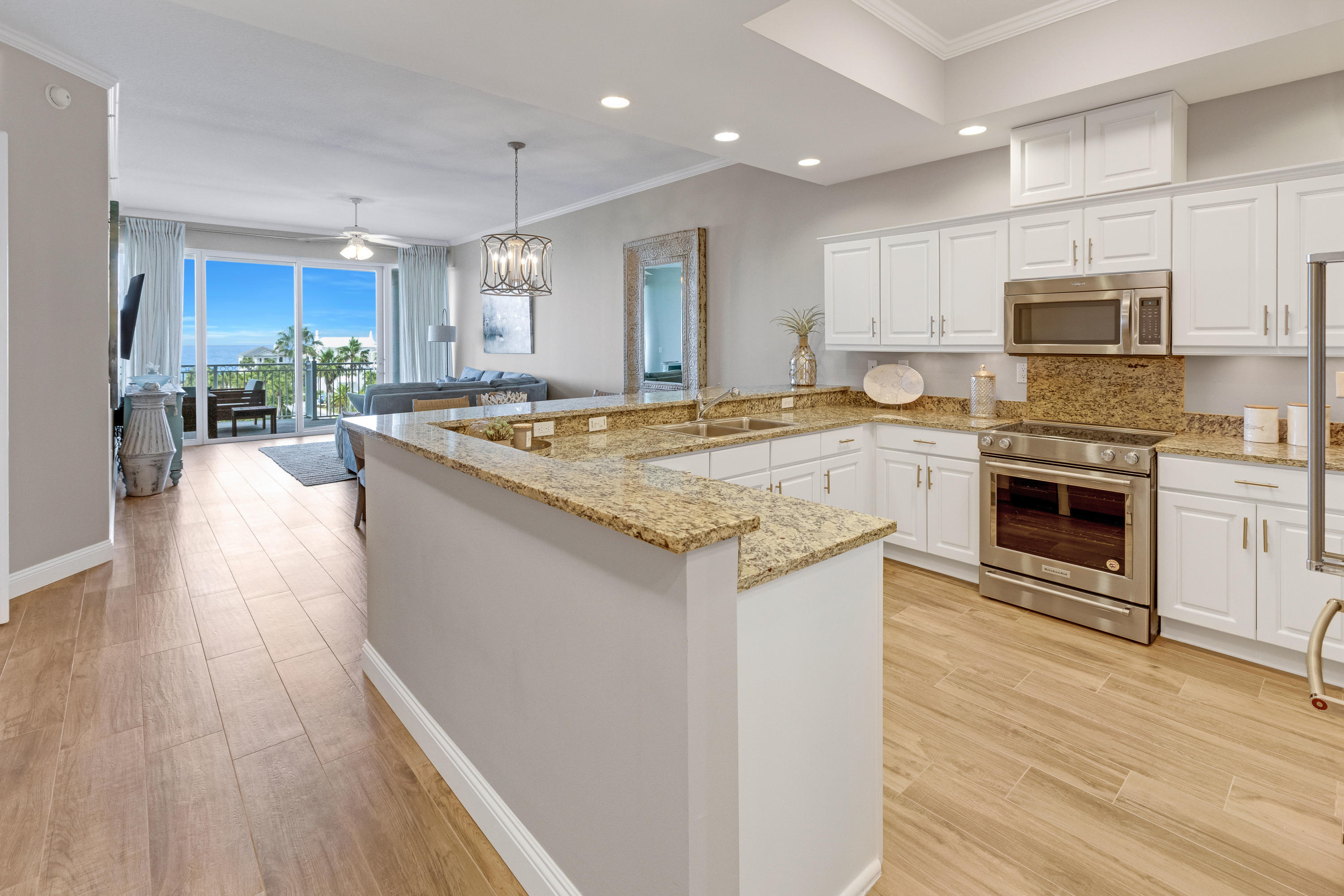 ALEXANDER AT PALM COURT - Residential