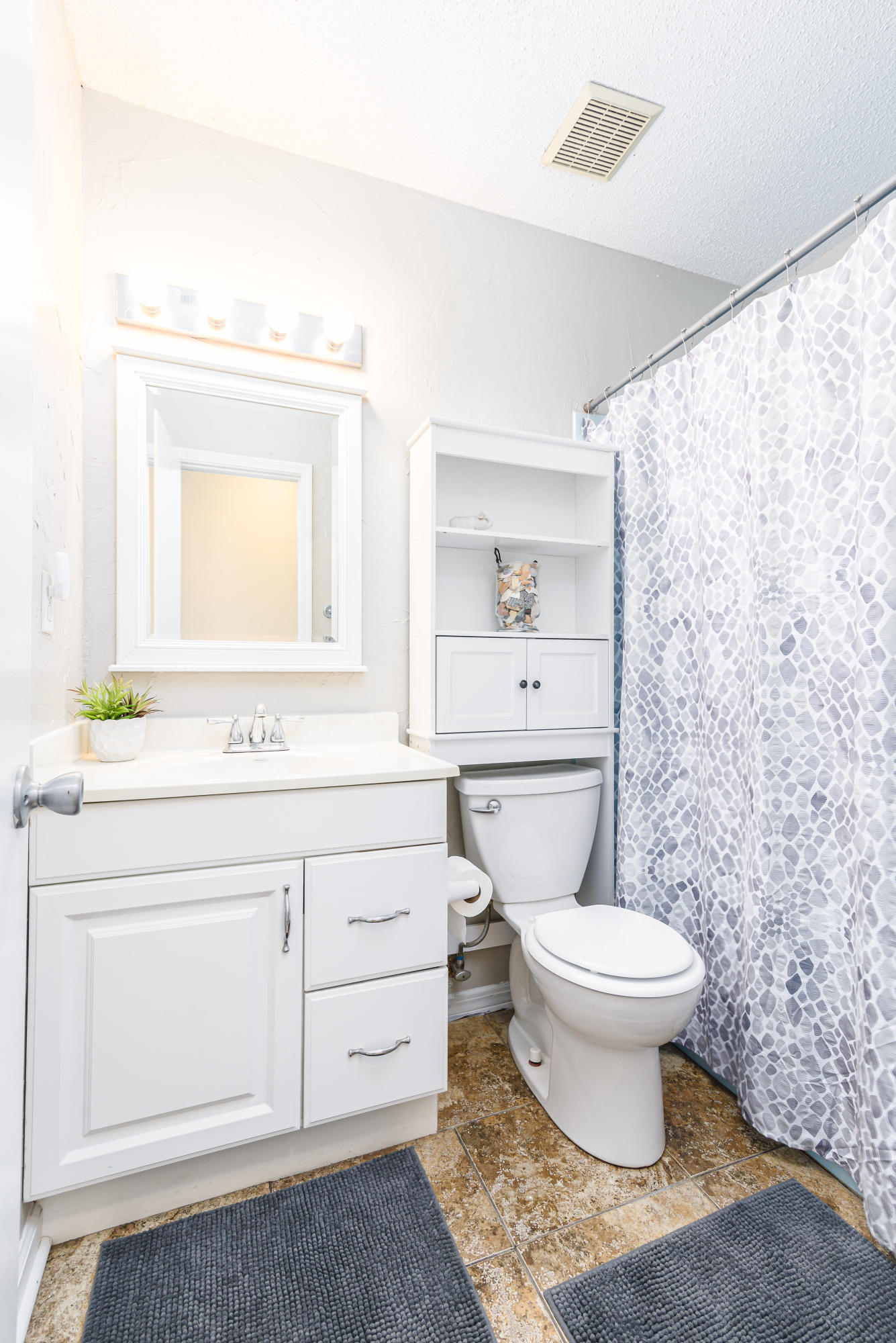 HIDDEN TRAILS PH 1 - Residential