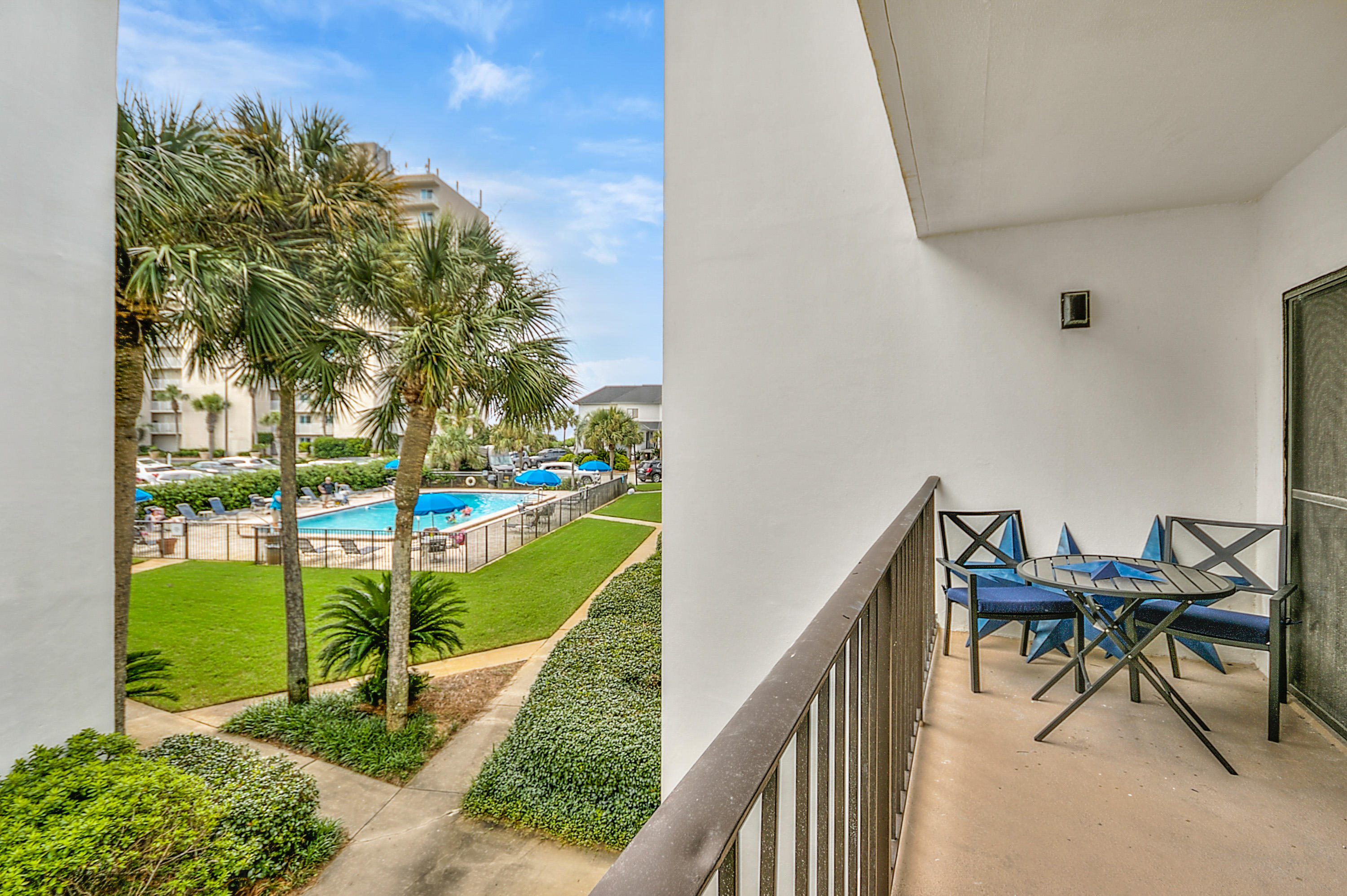 EMERALD HILL CONDO PH 3 - Residential