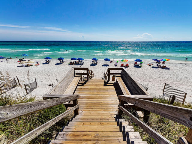 EMERALD HILL CONDO PH 3 - Residential