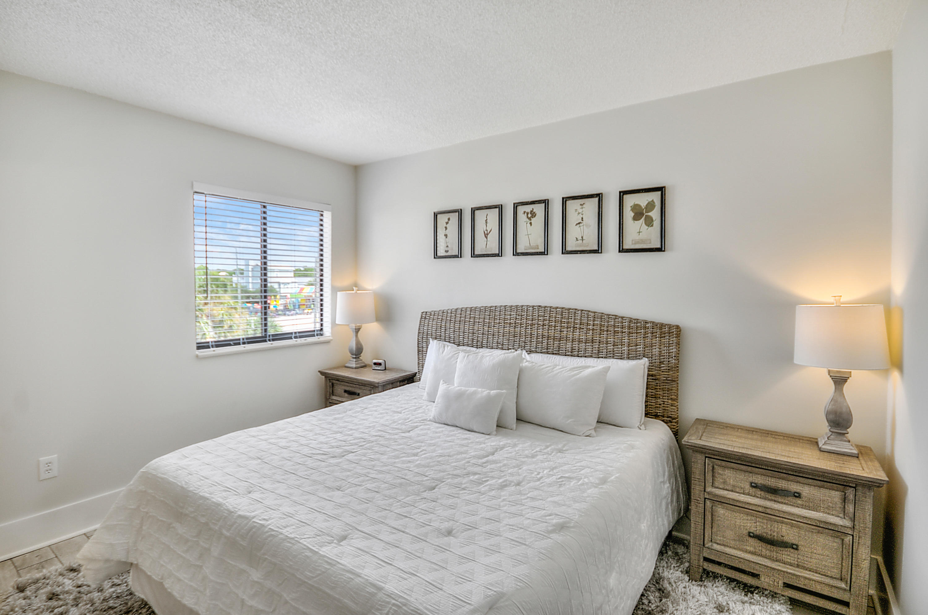 EMERALD HILL CONDO PH 3 - Residential