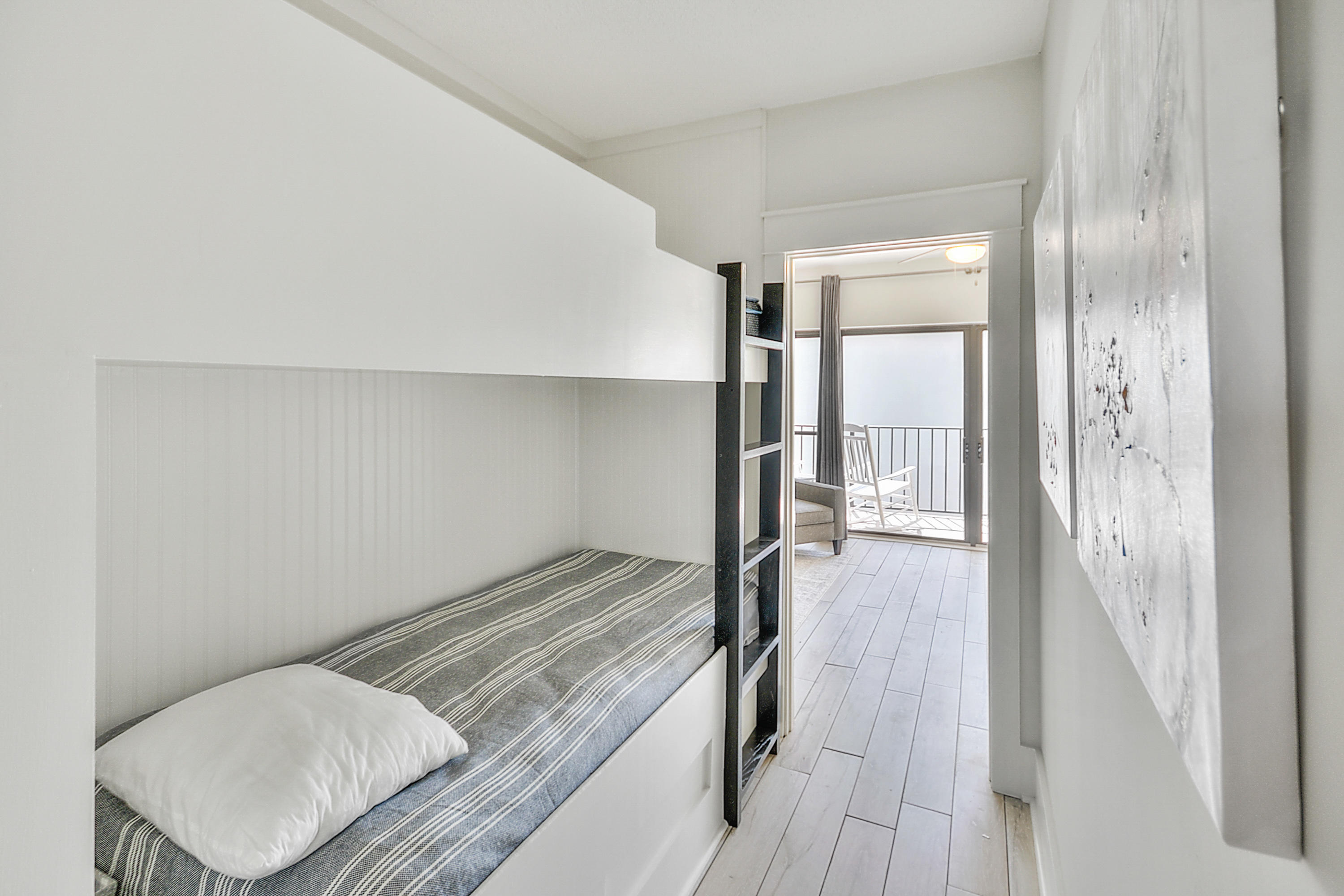 EMERALD HILL CONDO PH 3 - Residential