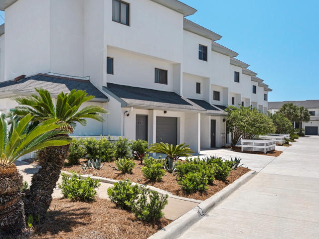 EMERALD HILL CONDO PH 3 - Residential