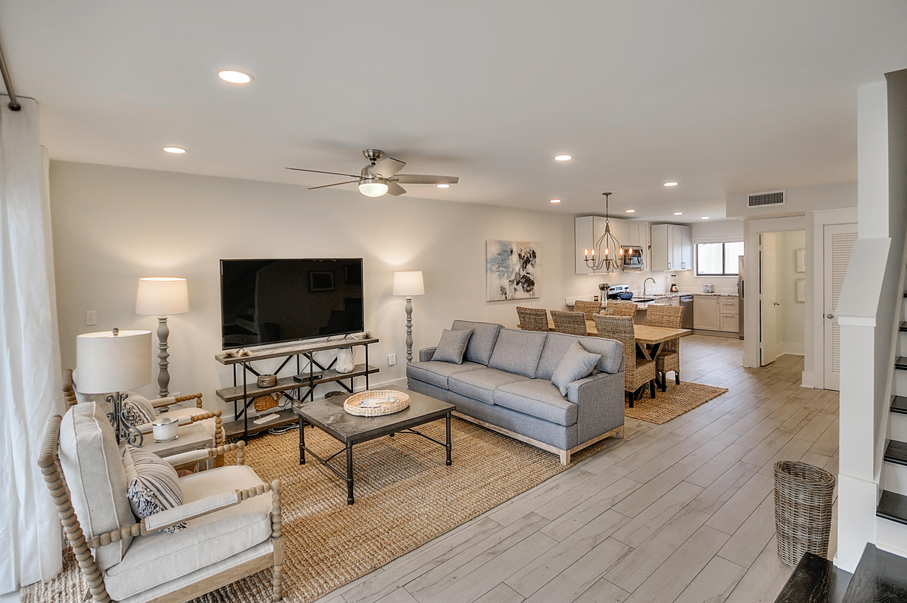 EMERALD HILL CONDO PH 3 - Residential