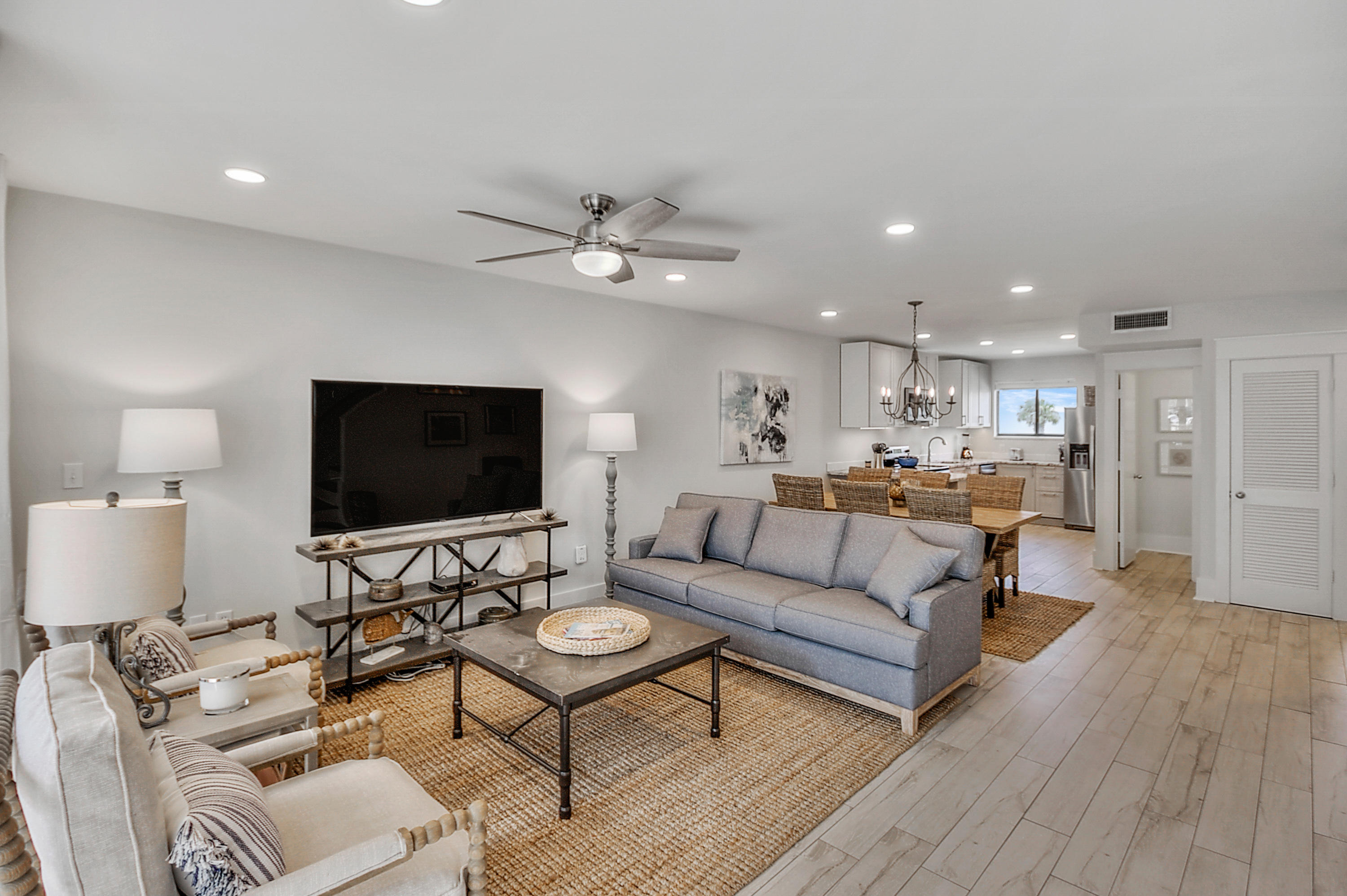 EMERALD HILL CONDO PH 3 - Residential