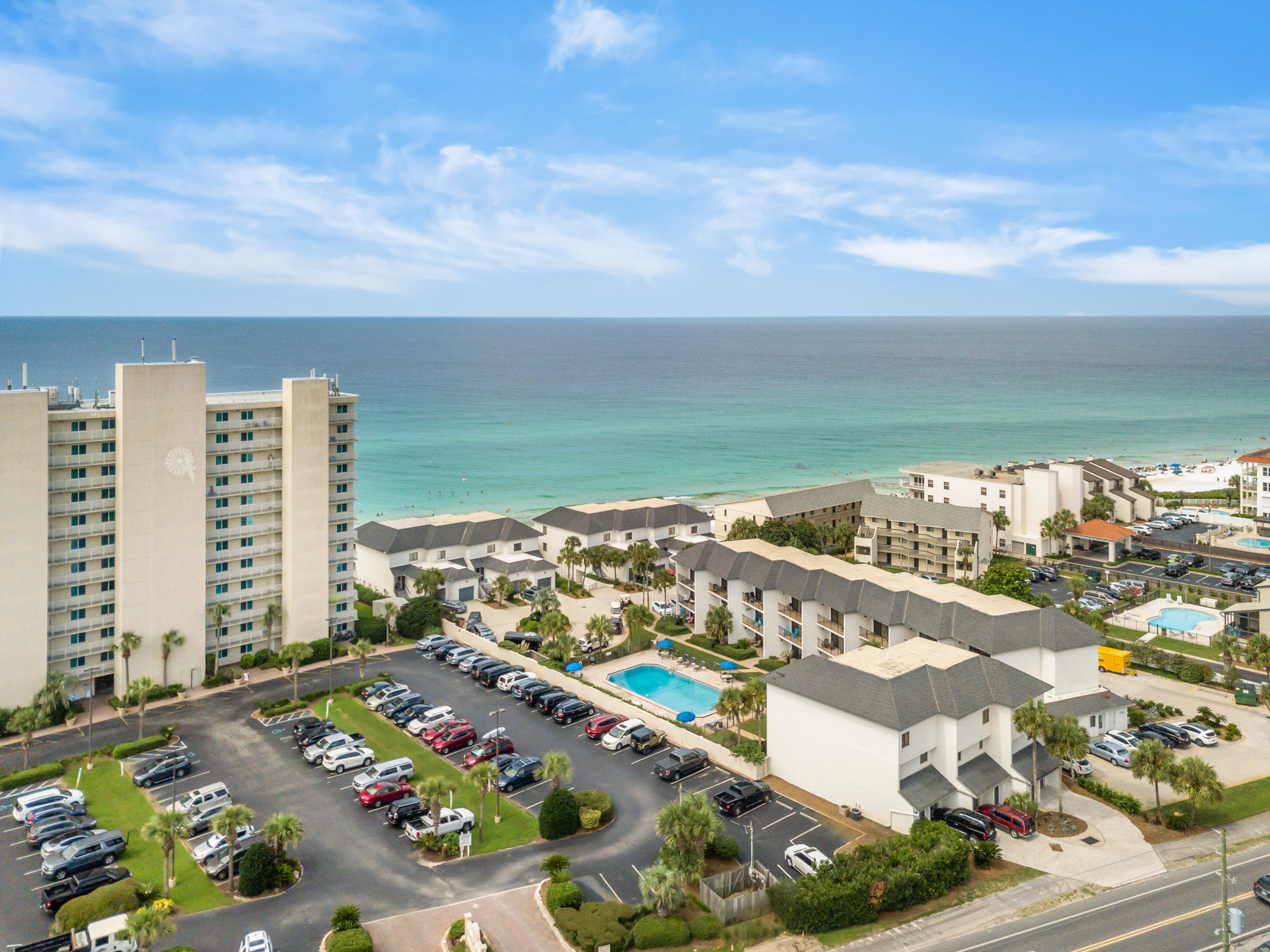 EMERALD HILL CONDO PH 3 - Residential