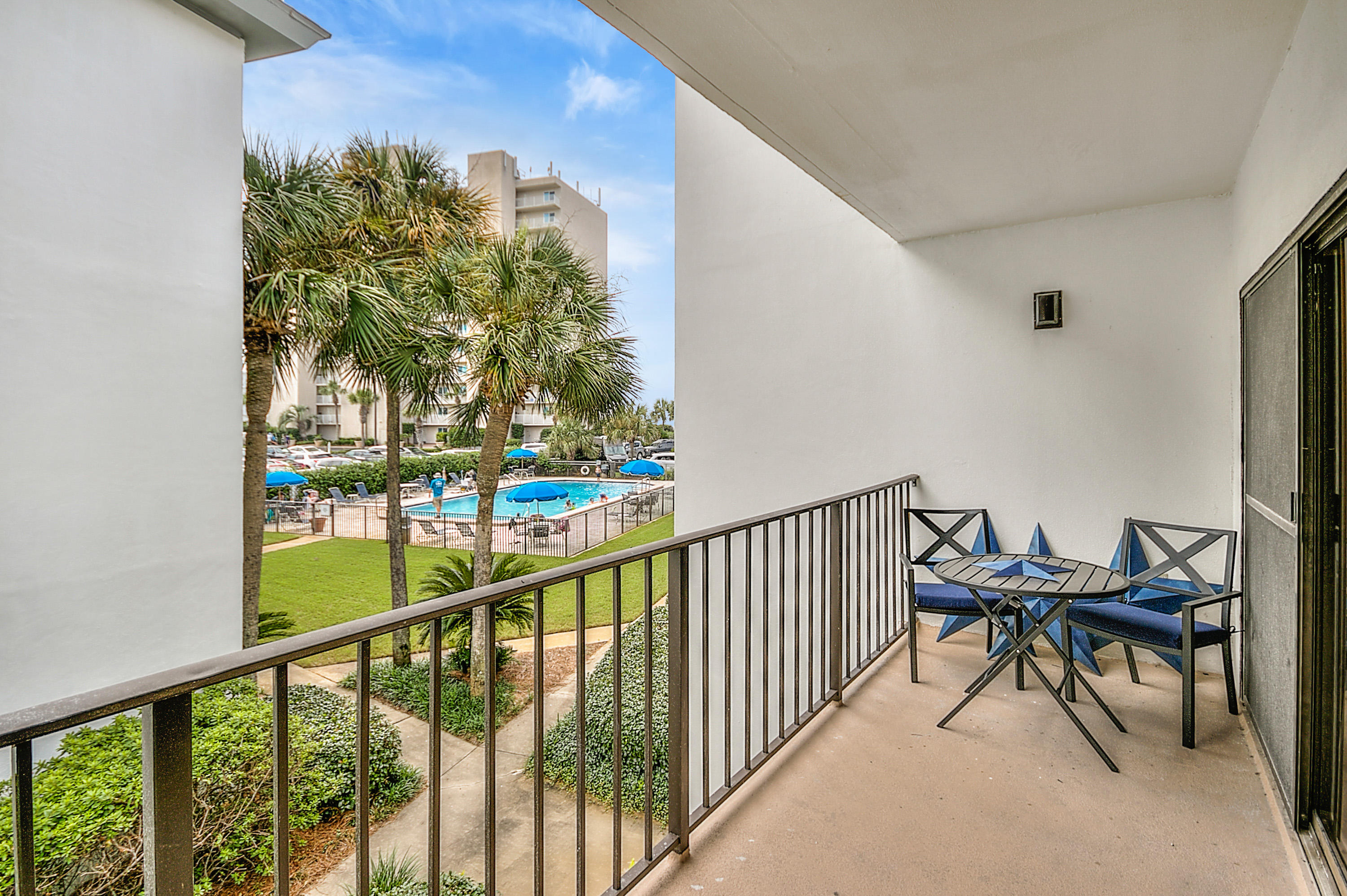 EMERALD HILL CONDO PH 3 - Residential