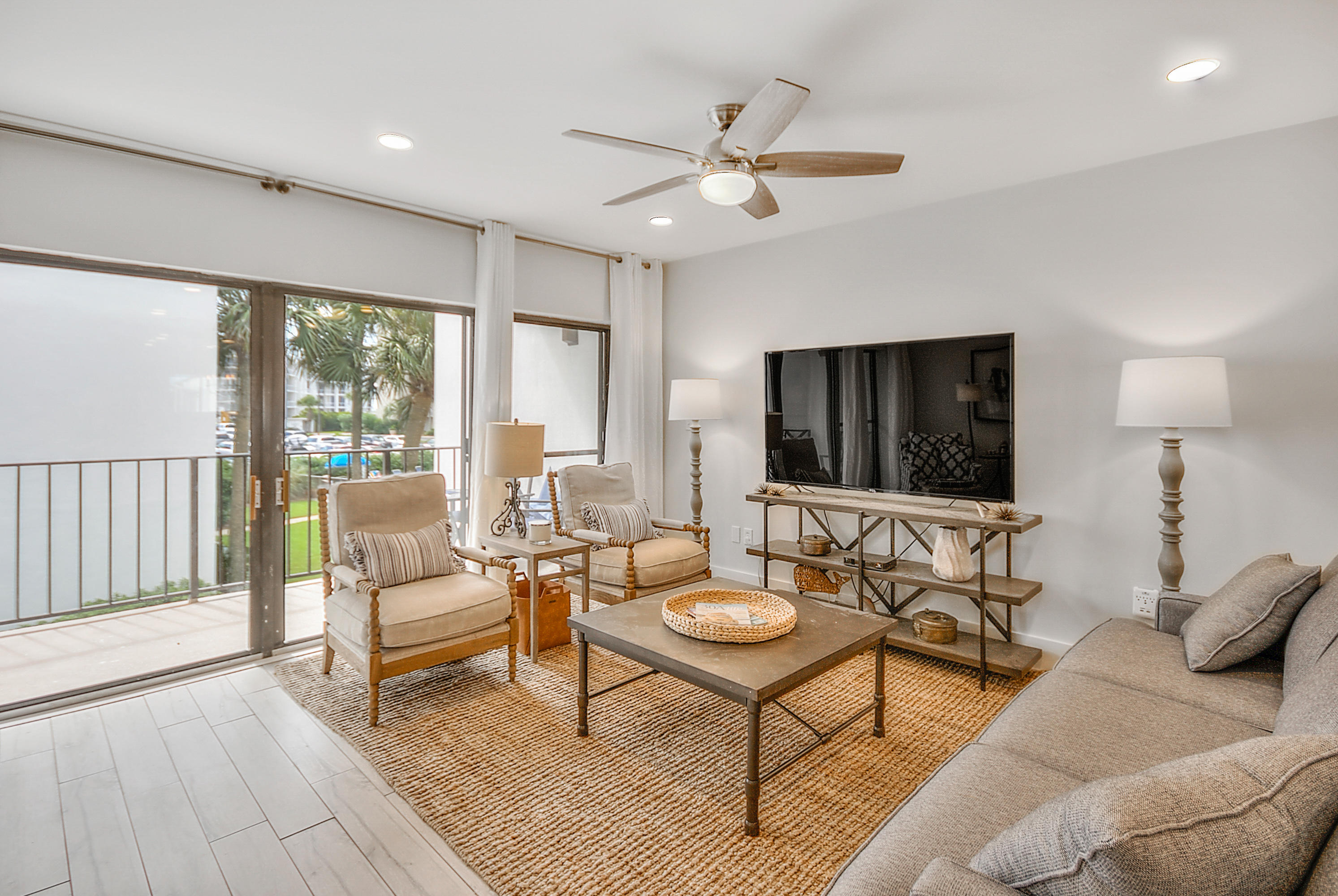 EMERALD HILL CONDO PH 3 - Residential