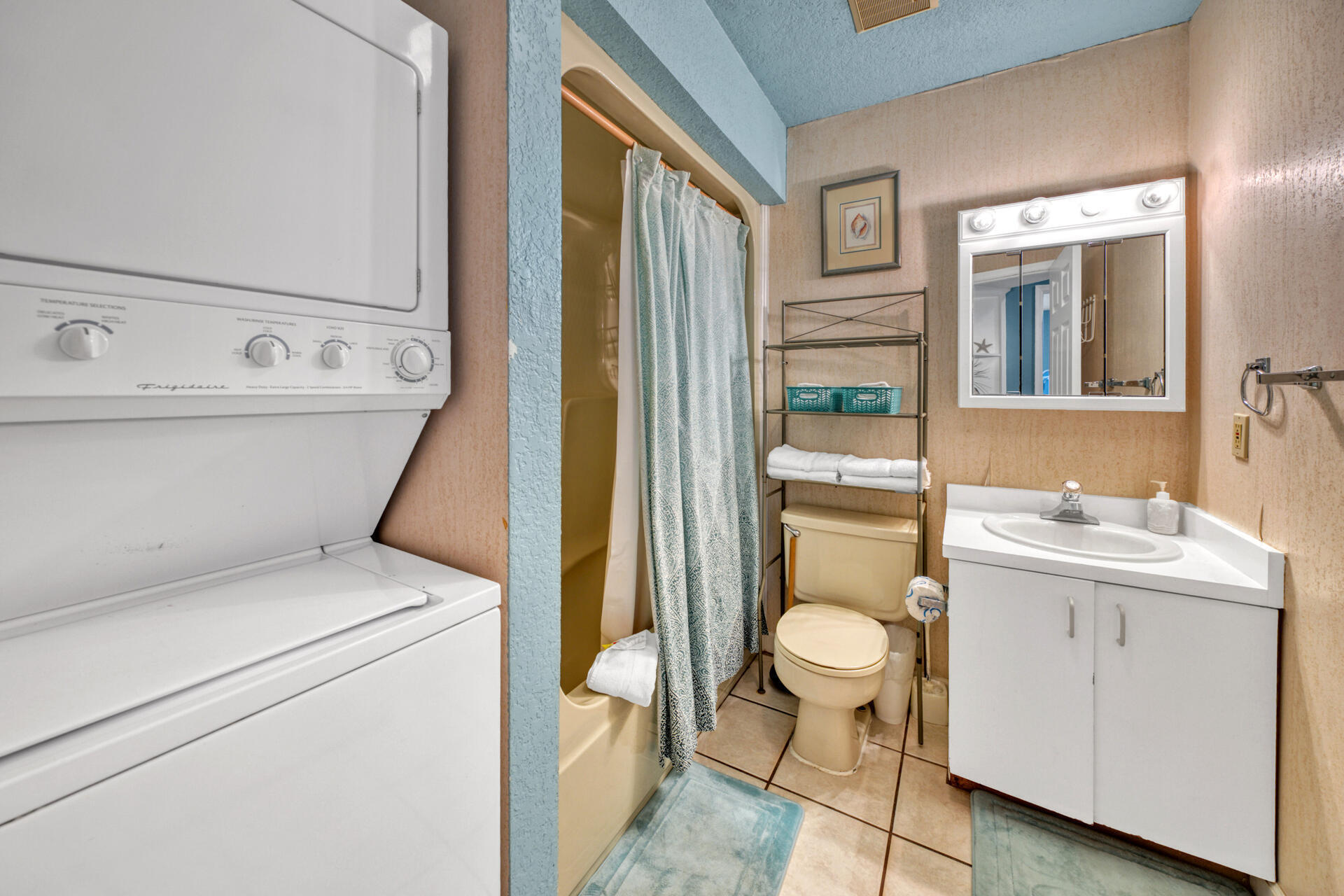 MISTRAL CONDO - Residential