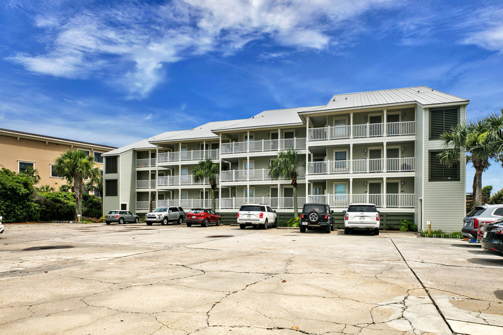 MISTRAL CONDO - Residential