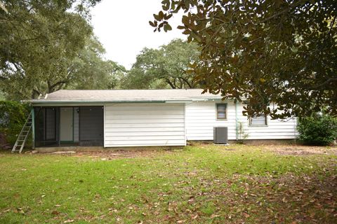 A home in Fort Walton Beach