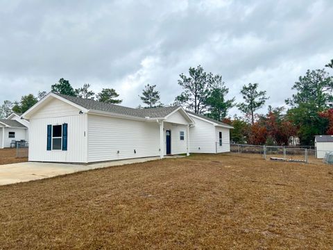 A home in DeFuniak Springs