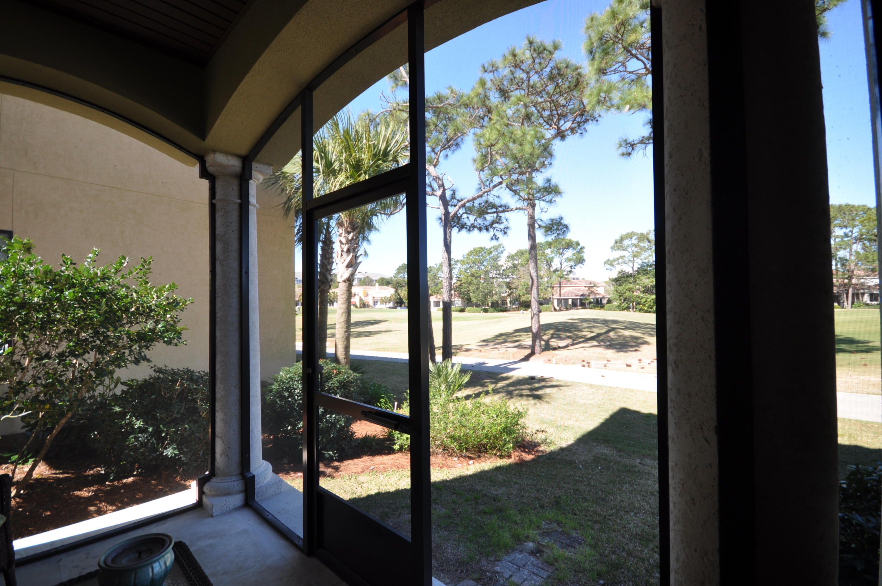 VILLA LAGO - Residential