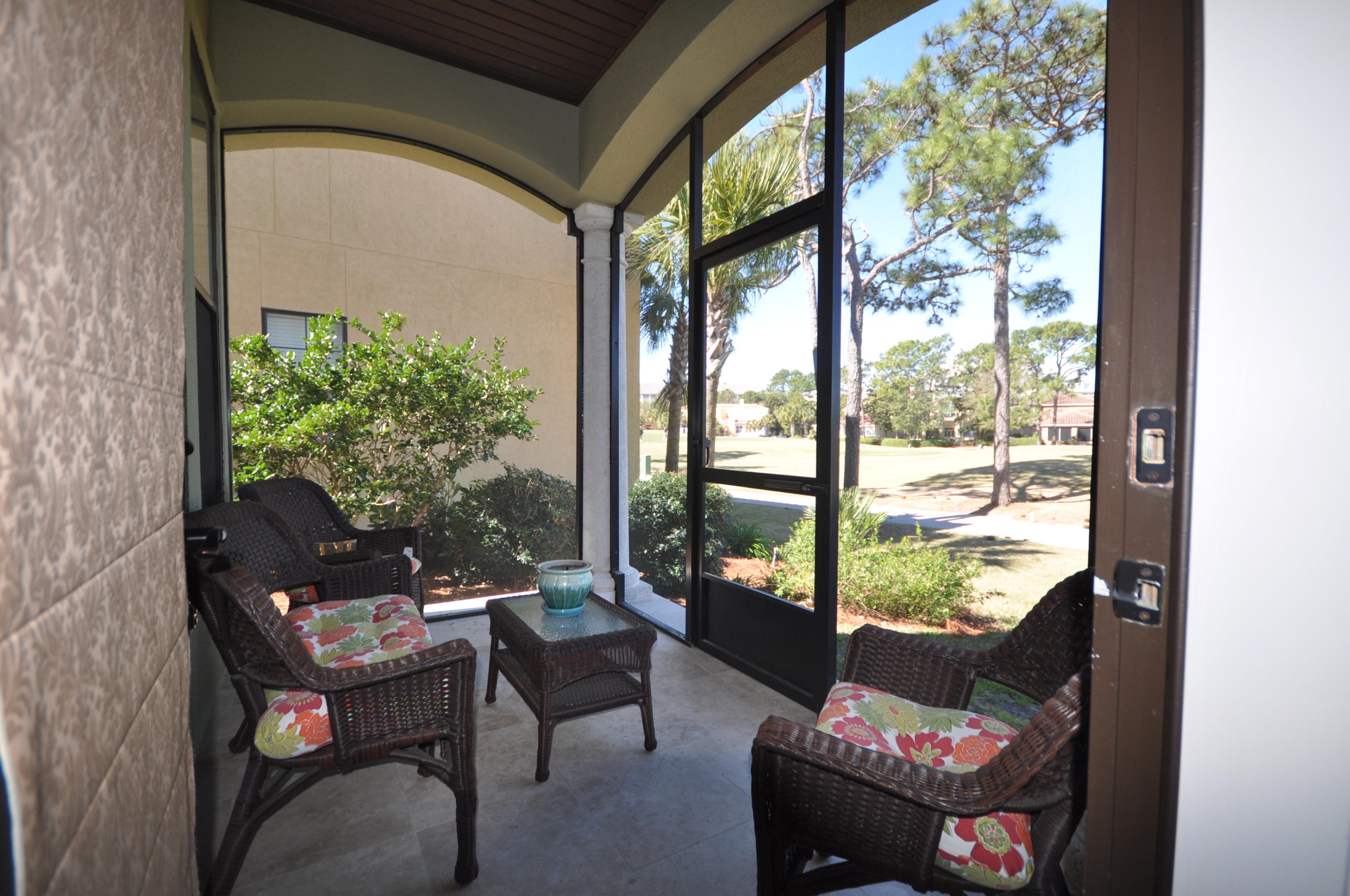 VILLA LAGO - Residential