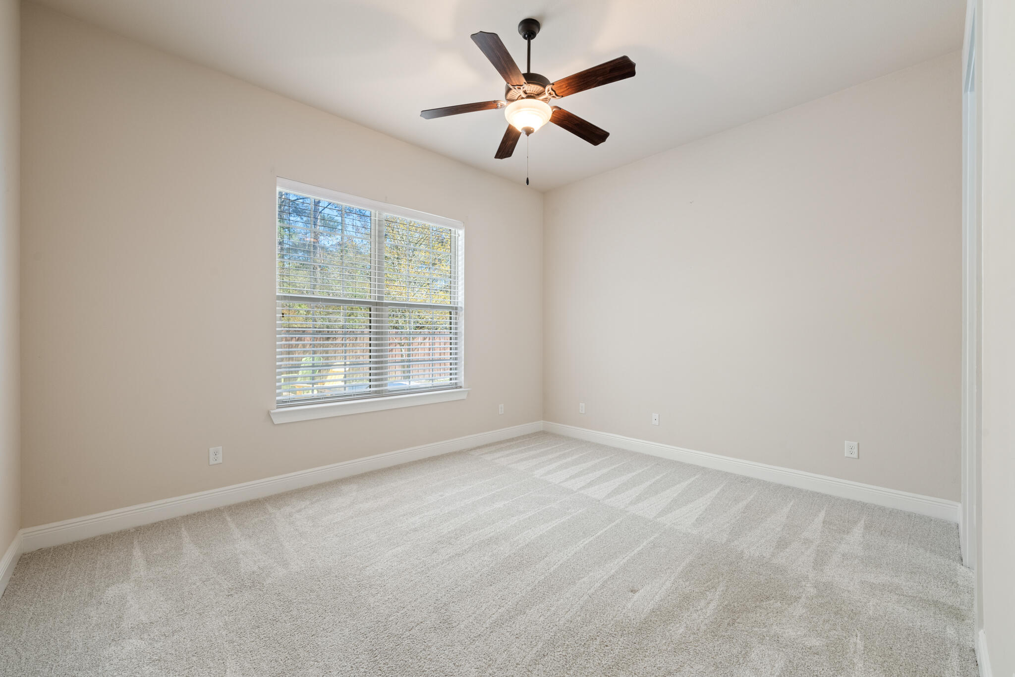 LAURELWOOD ESTATES - Residential