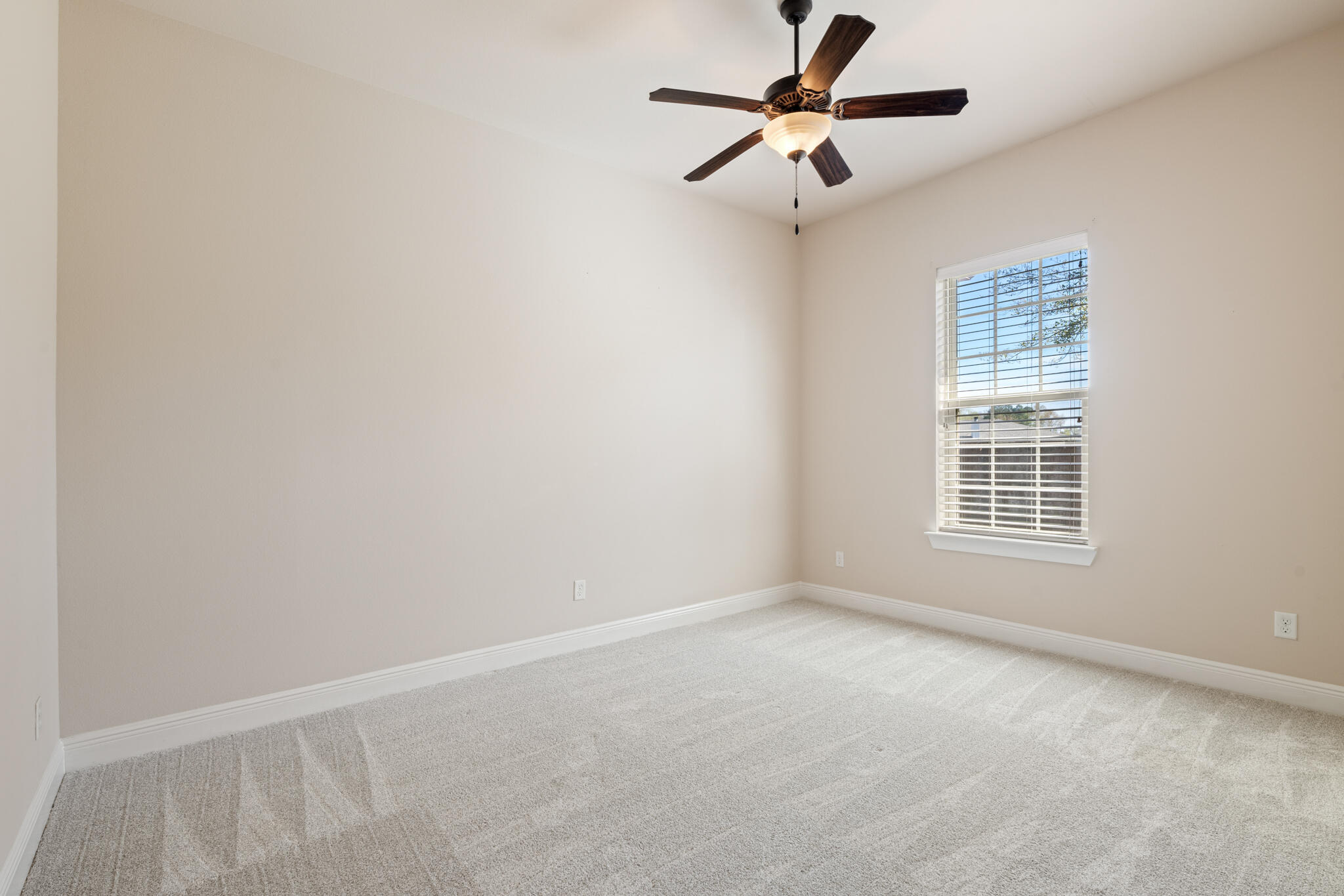 LAURELWOOD ESTATES - Residential