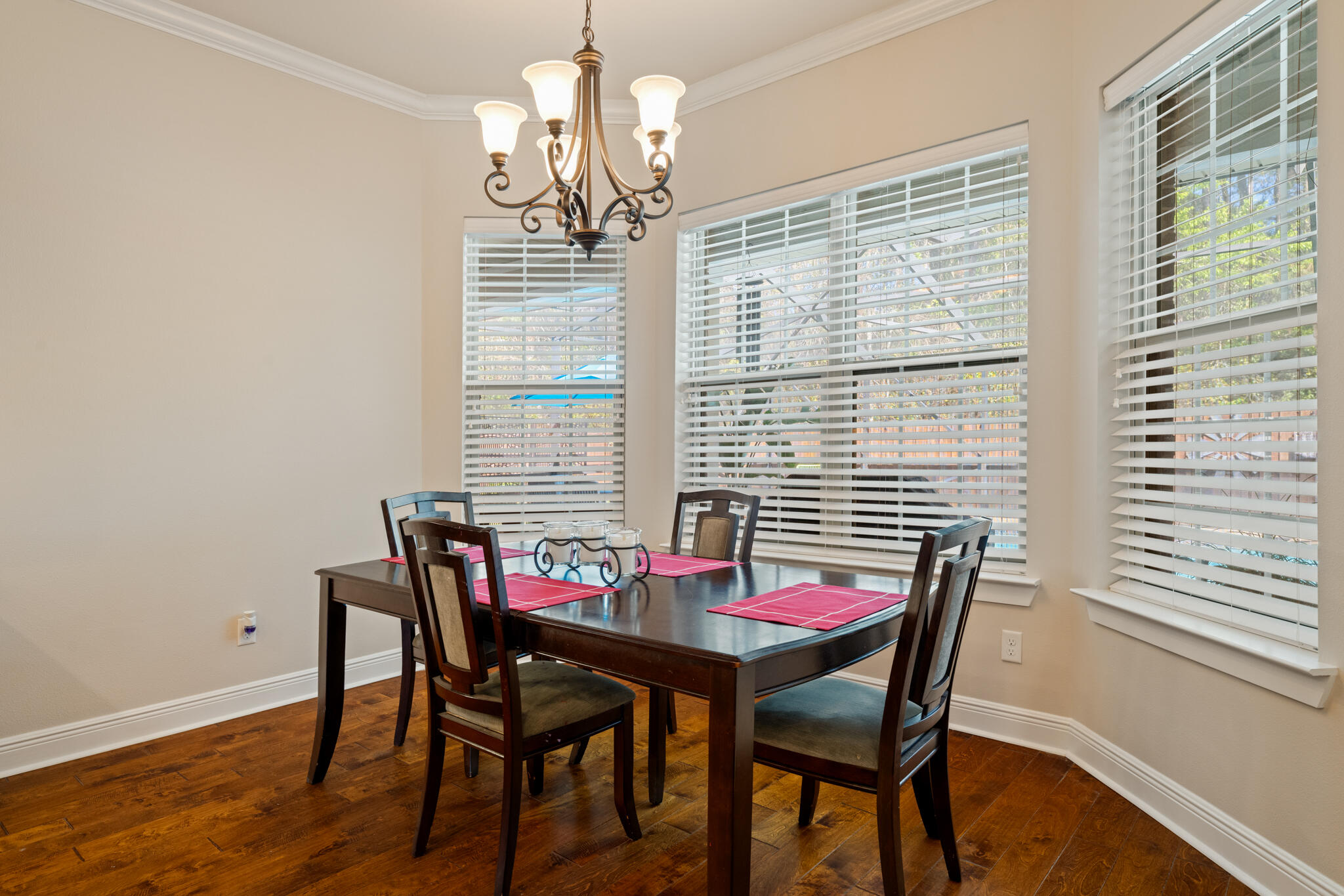 LAURELWOOD ESTATES - Residential