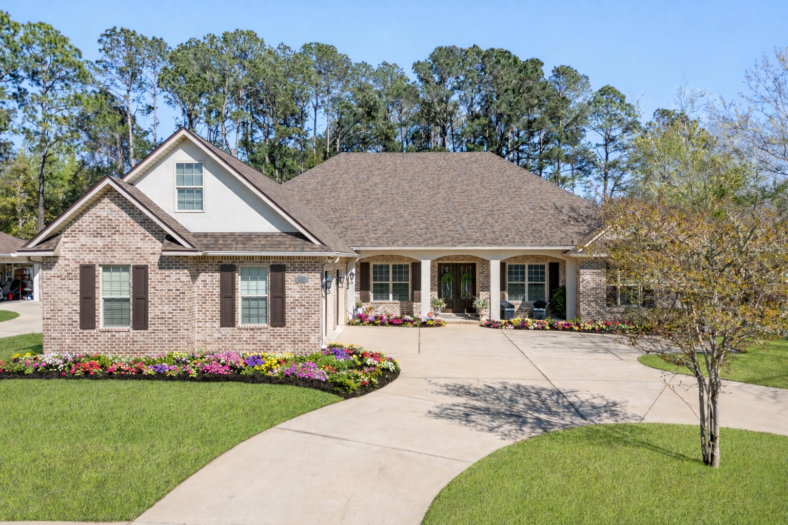 LAURELWOOD ESTATES - Residential