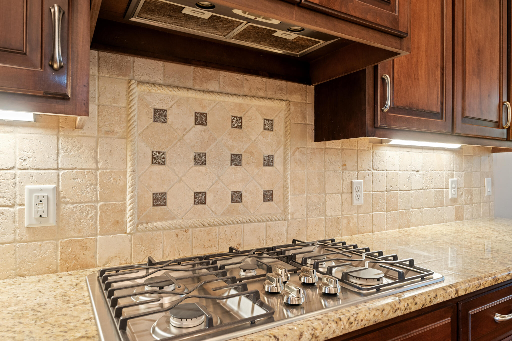 LAURELWOOD ESTATES - Residential