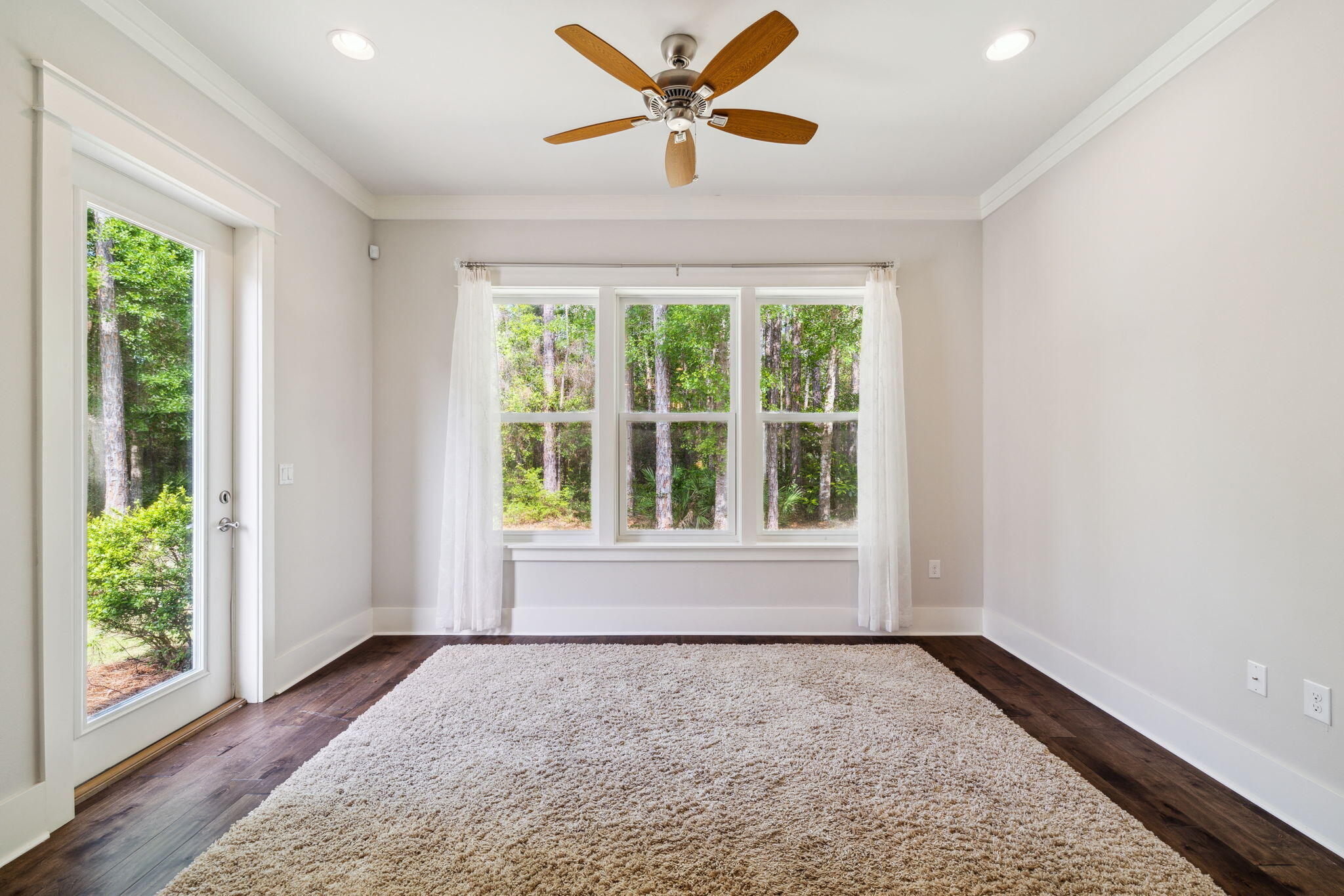 PARADISE COVE - Residential