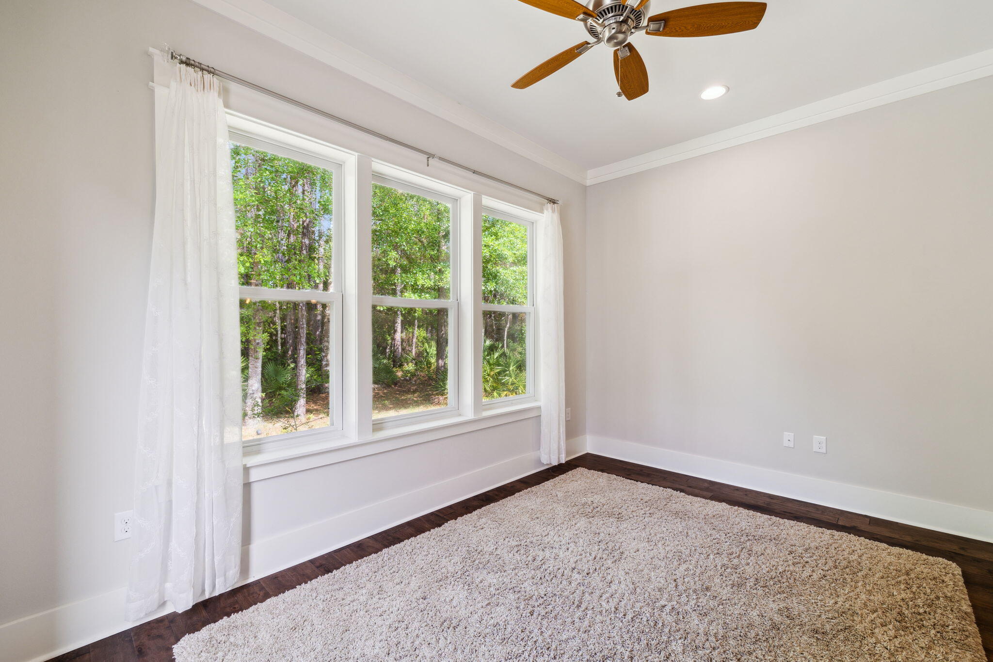 PARADISE COVE - Residential