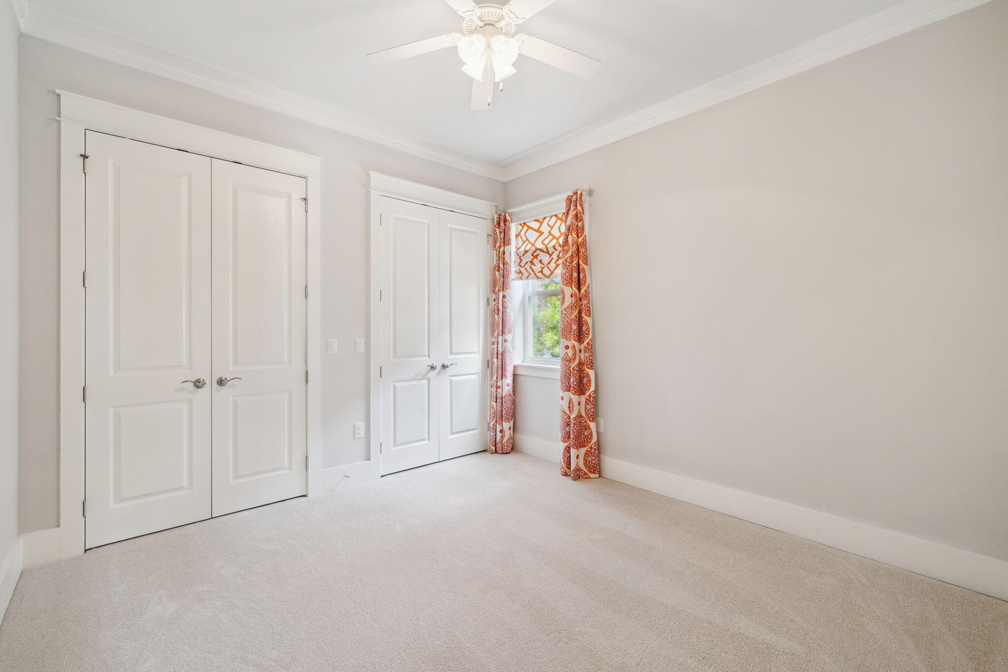 PARADISE COVE - Residential